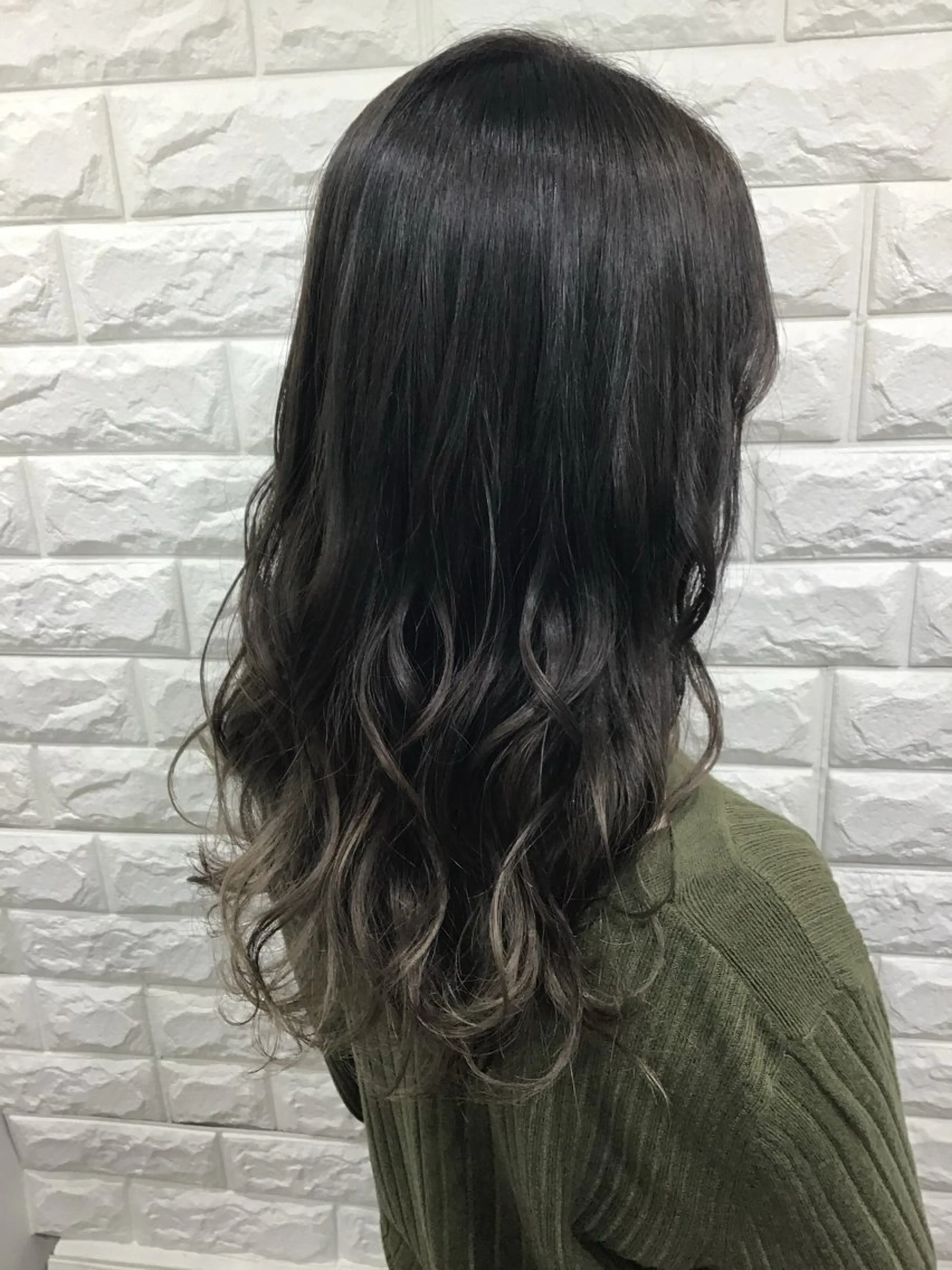 ロング カラー 🤍透明感カラー🤍 Moeのヘアスタイル