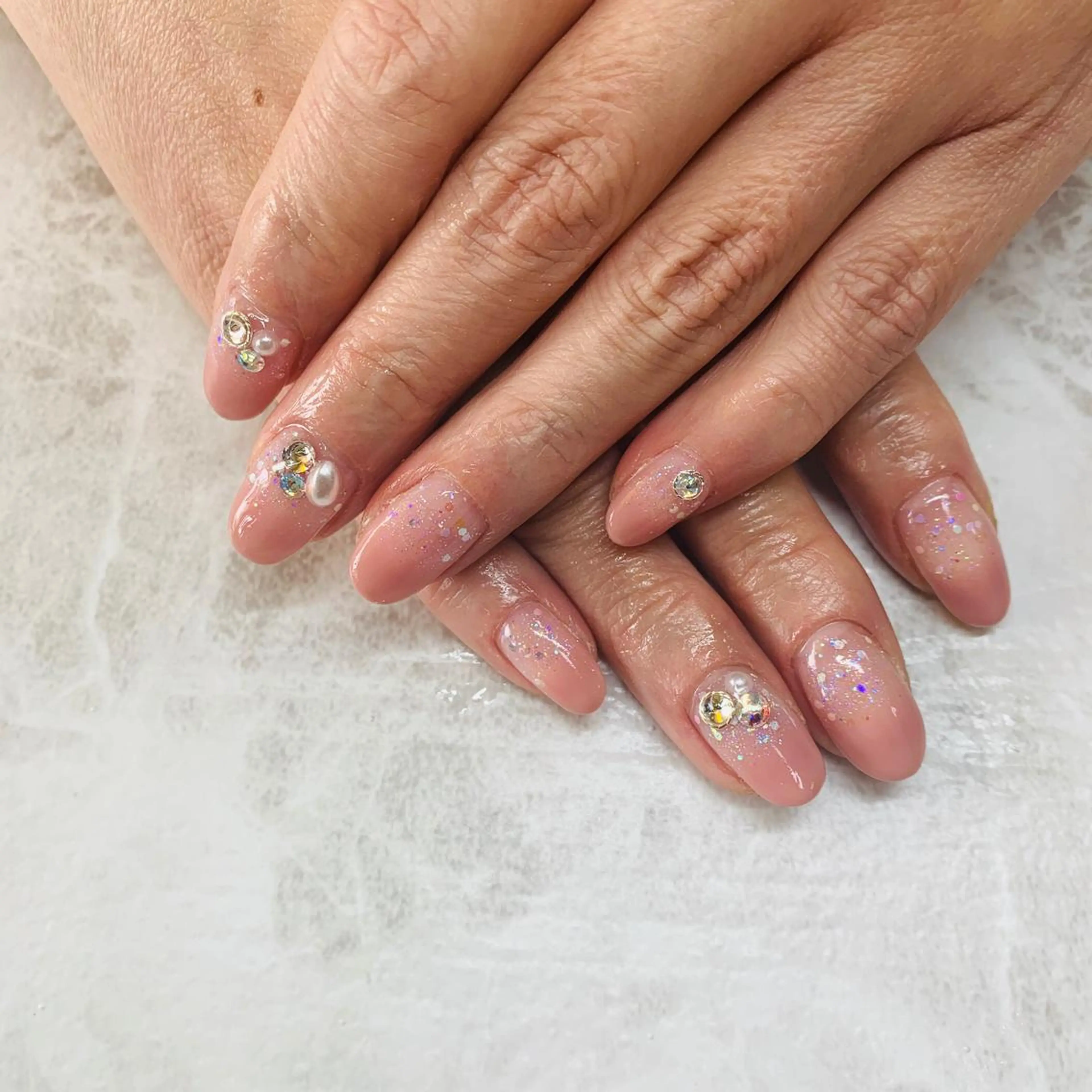 ネイル グラデーション ピンク Feliz所属・Feliz 楽しいネイルサロンのネイルデザイン