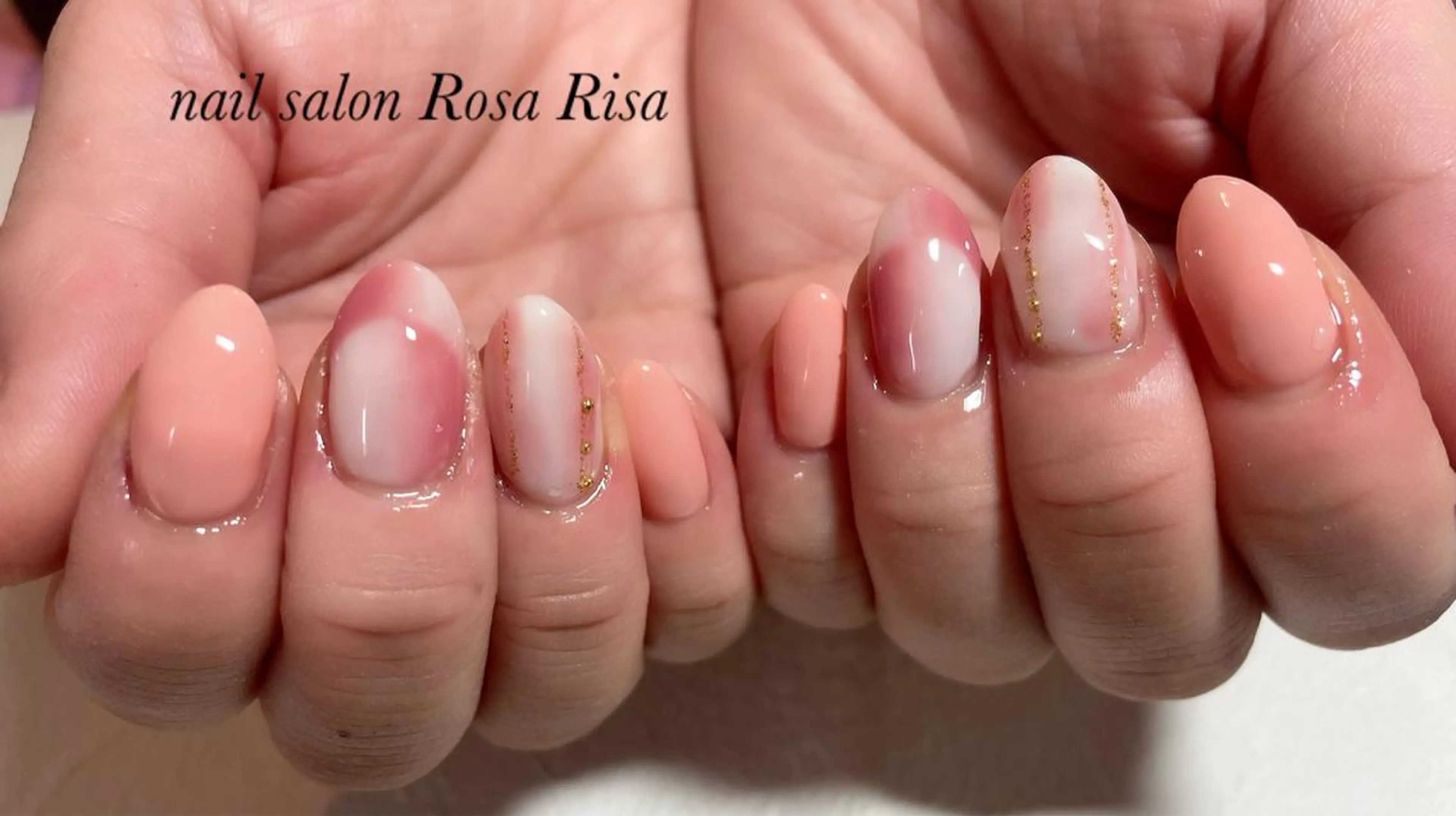 ミディアム ネイル フレンチネイル オンブレフレンチ ハンドネイル ネイルスタジオ シェイクユアハンズのネイルデザイン