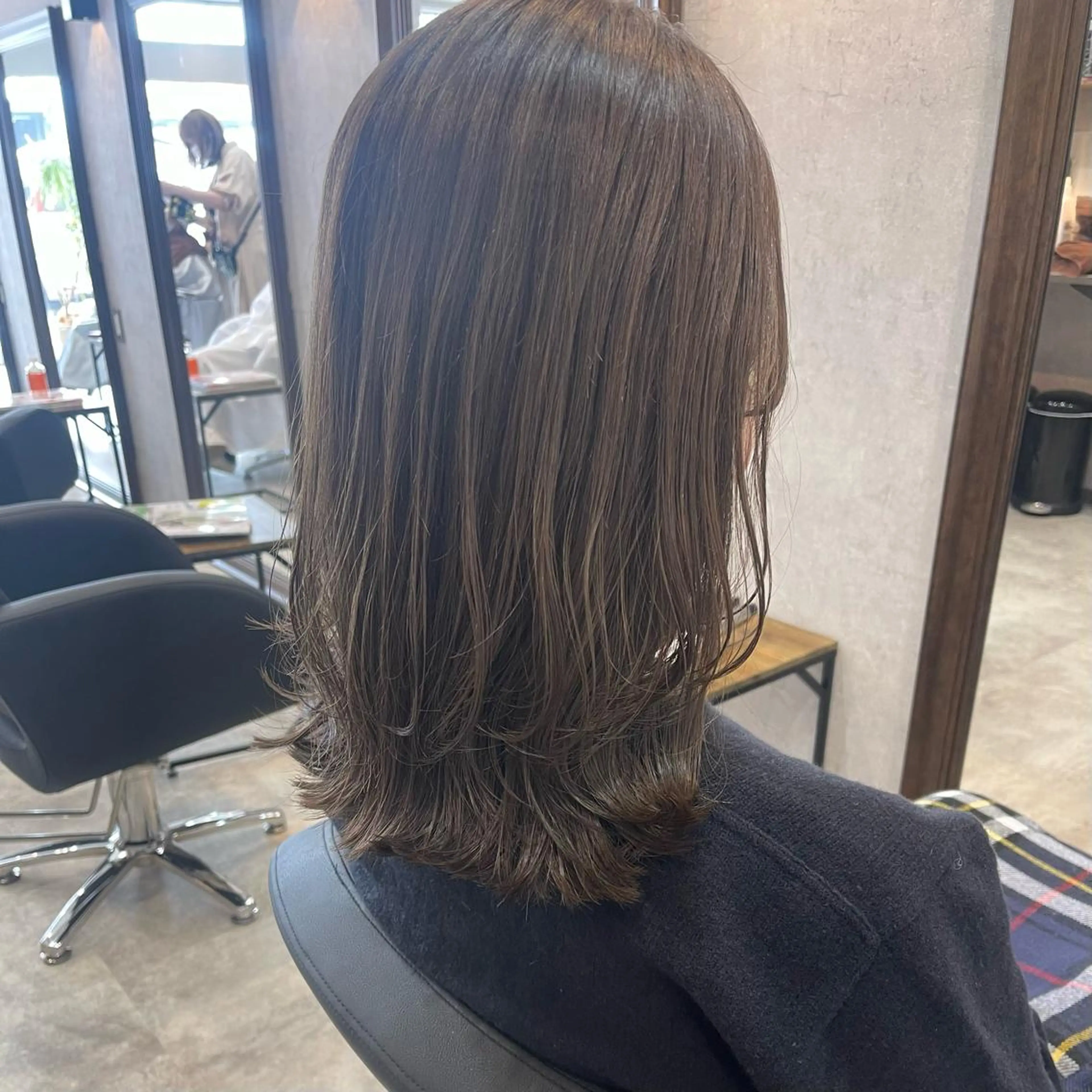 ミディアム カラー ヘアアレンジ ベージュカラー オリーブベージュ カット ヘアカラー トリートメント merci.所属・🌻あいり merci.🌻のヘアスタイル