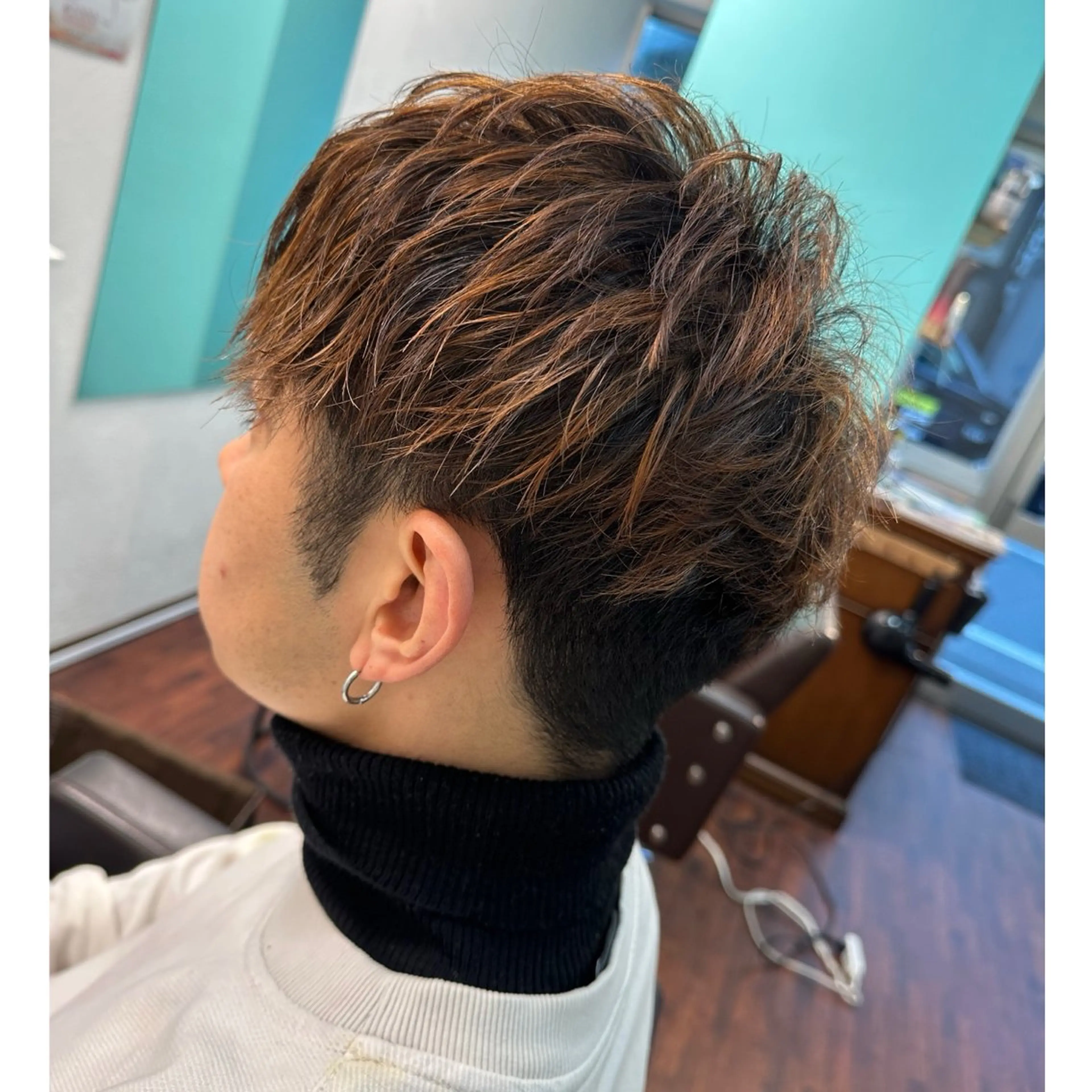 ショート カラー メンズ メンズハイライト メンズメッシュ ハイライトカラー メッシュ ハイライト ヘアカラー Fun hair make所属・三原 友美のヘアスタイル