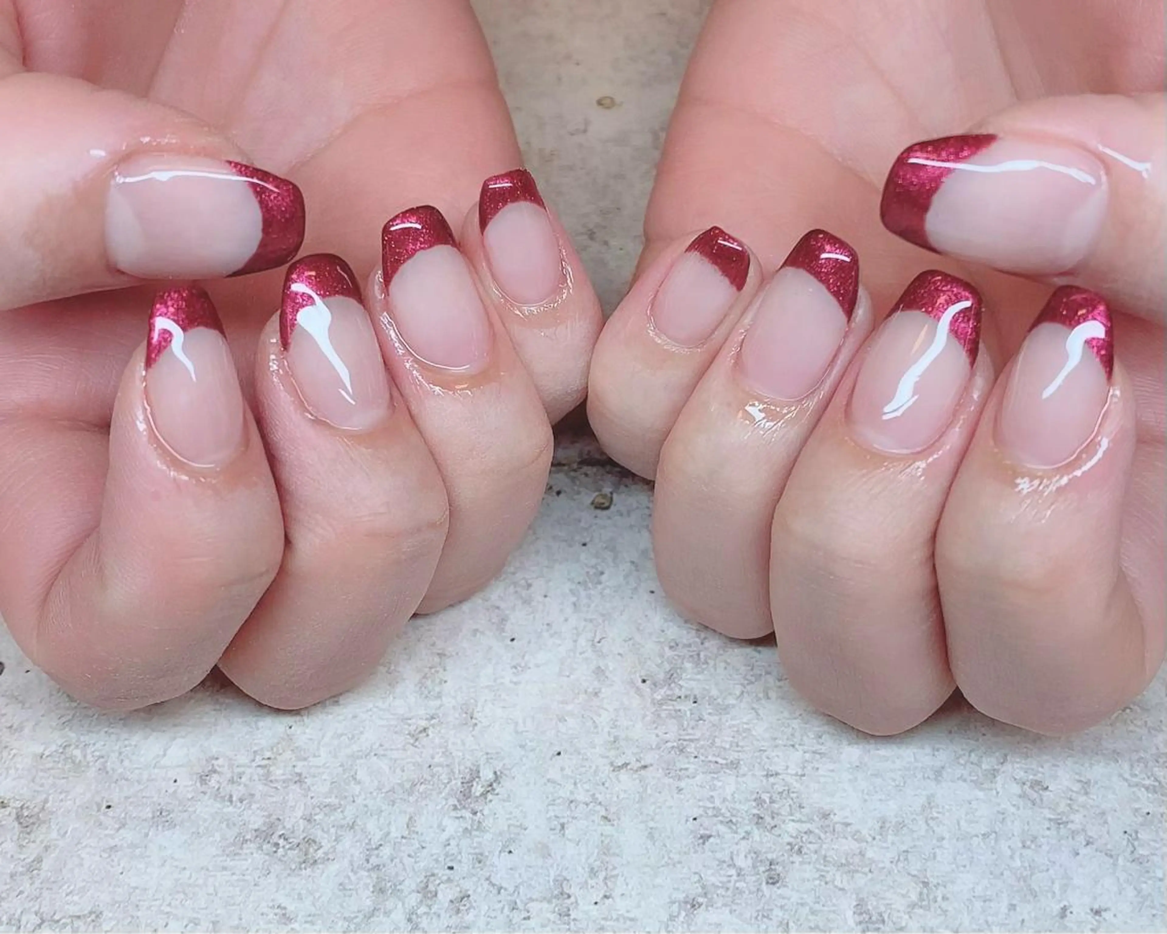 ミディアム カラー ネイル フレンチネイル ラメ(グリッター) ハンドネイル NailbyN所属・Nail_by N1のネイルデザイン