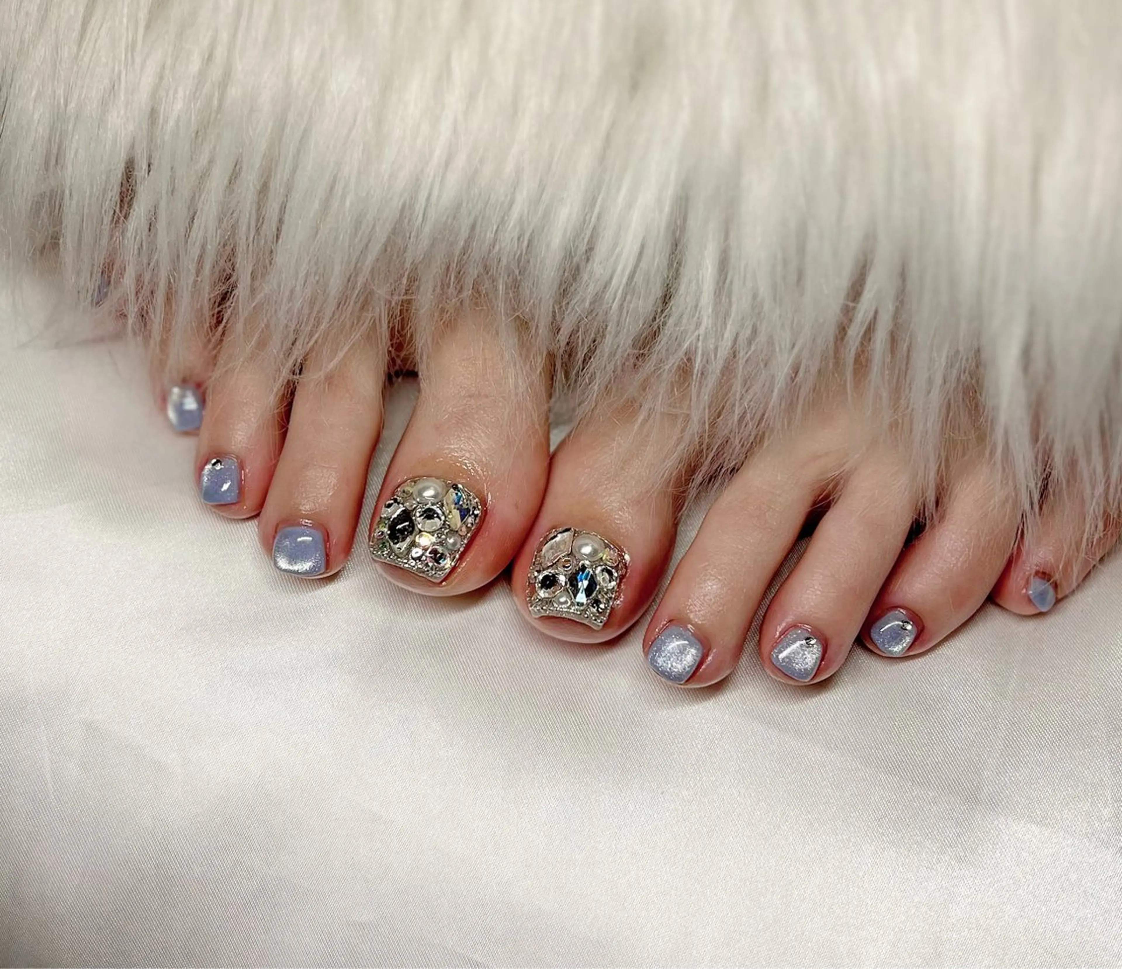 ネイル マグネットネイル マグネットワンカラー ワンカラーネイル フットネイル Lino+ ネイル&よもぎ蒸しのネイルデザイン