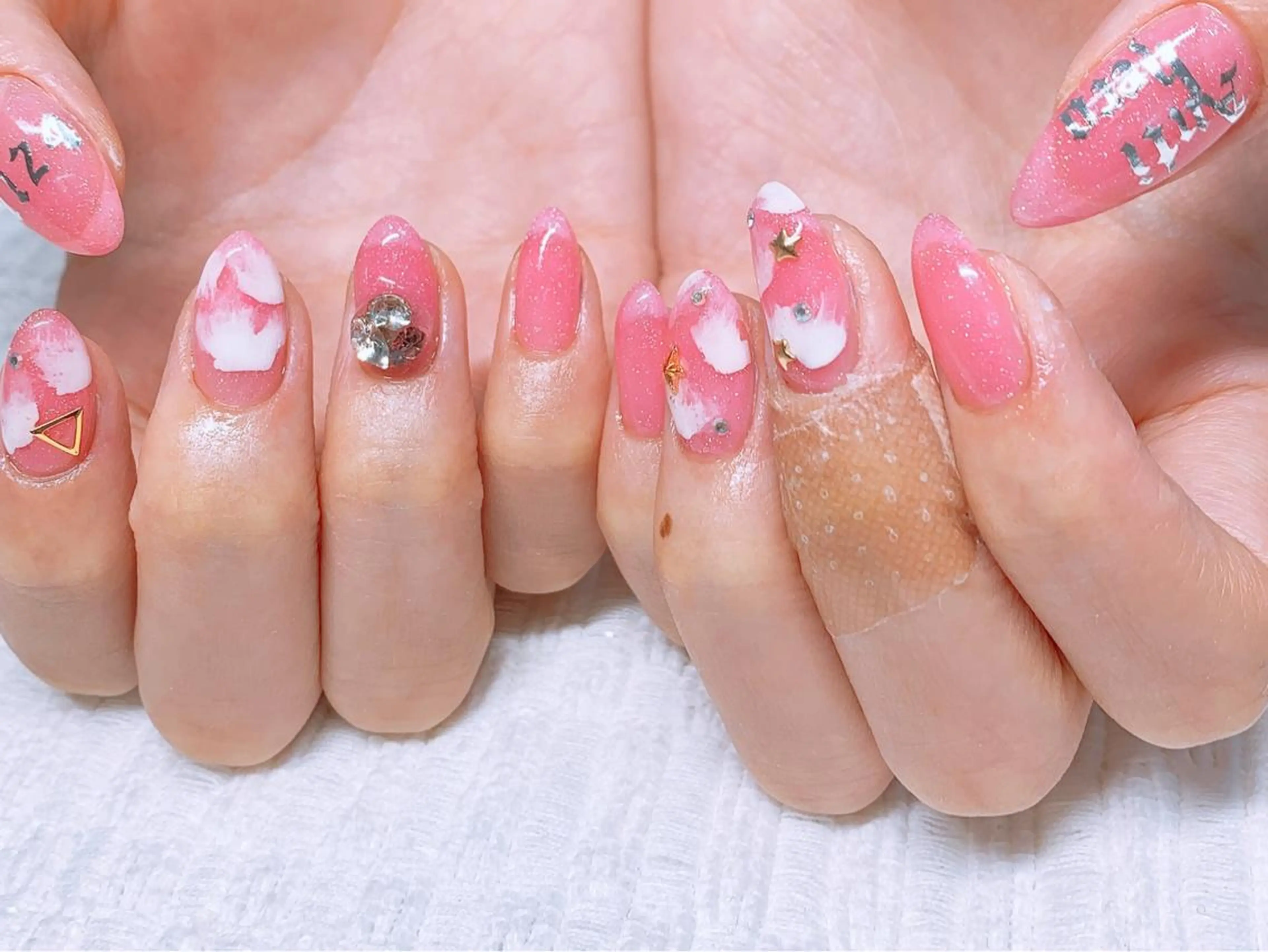 ネイル THECOLORS所属・近貞 莉奈のネイルデザイン