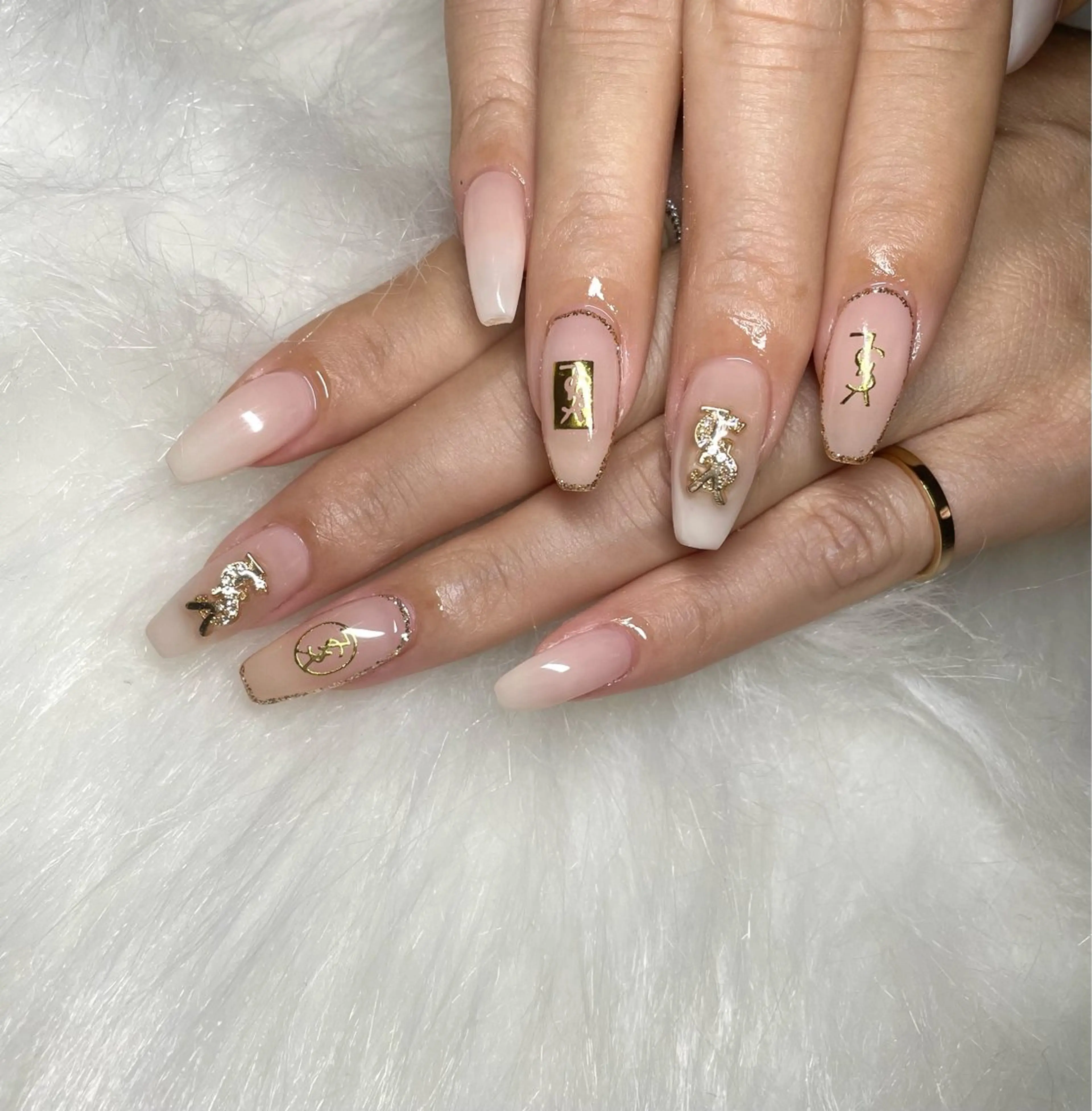 ネイル フットネイル フレンチネイル ジェルネイル 韓国ネイル マグネットネイル ハンドネイル nail salon fee（フィー）のネイルデザイン