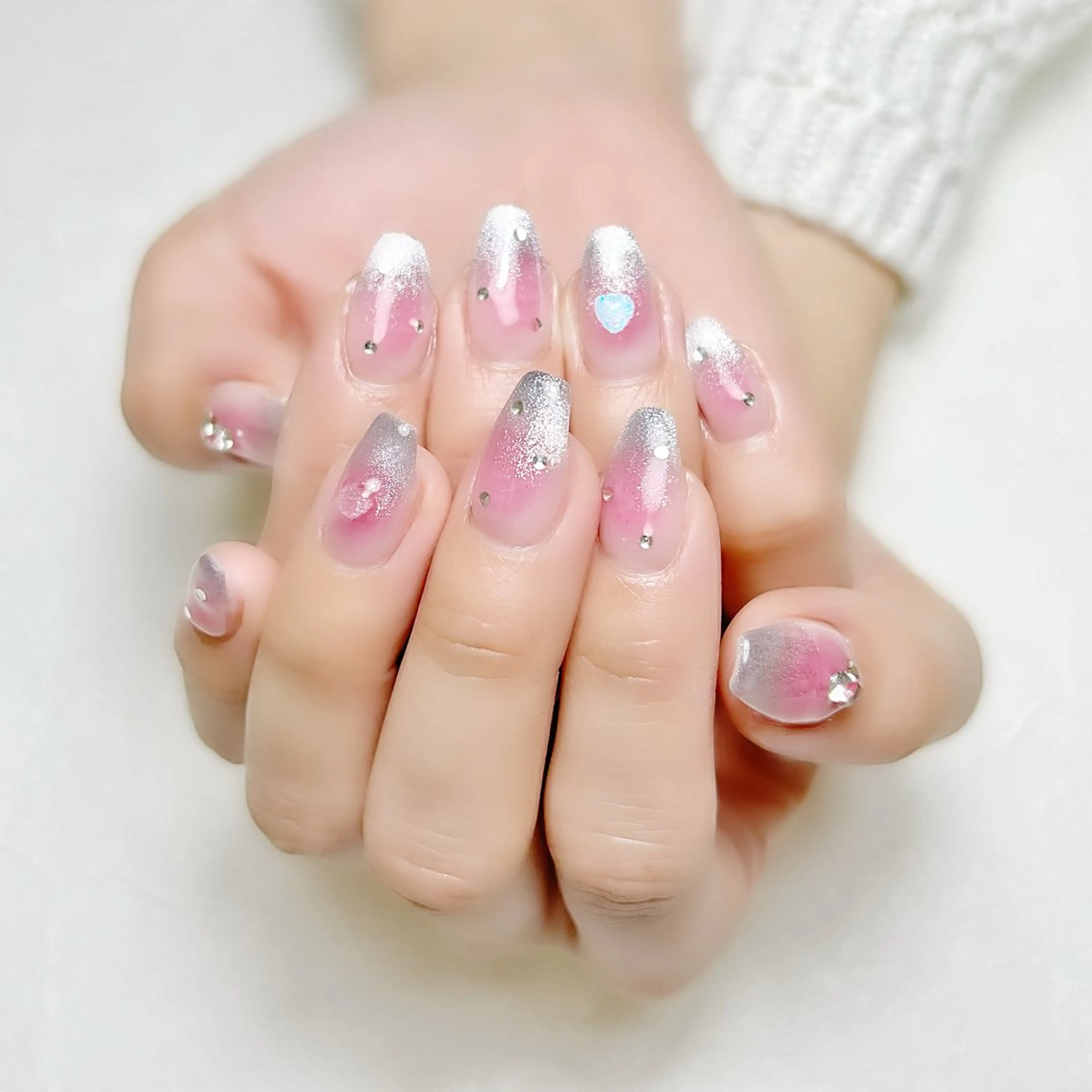 ネイル チークネイル マグネットネイル ピンク ワンホンネイル rouse nail RISATOのネイルデザイン