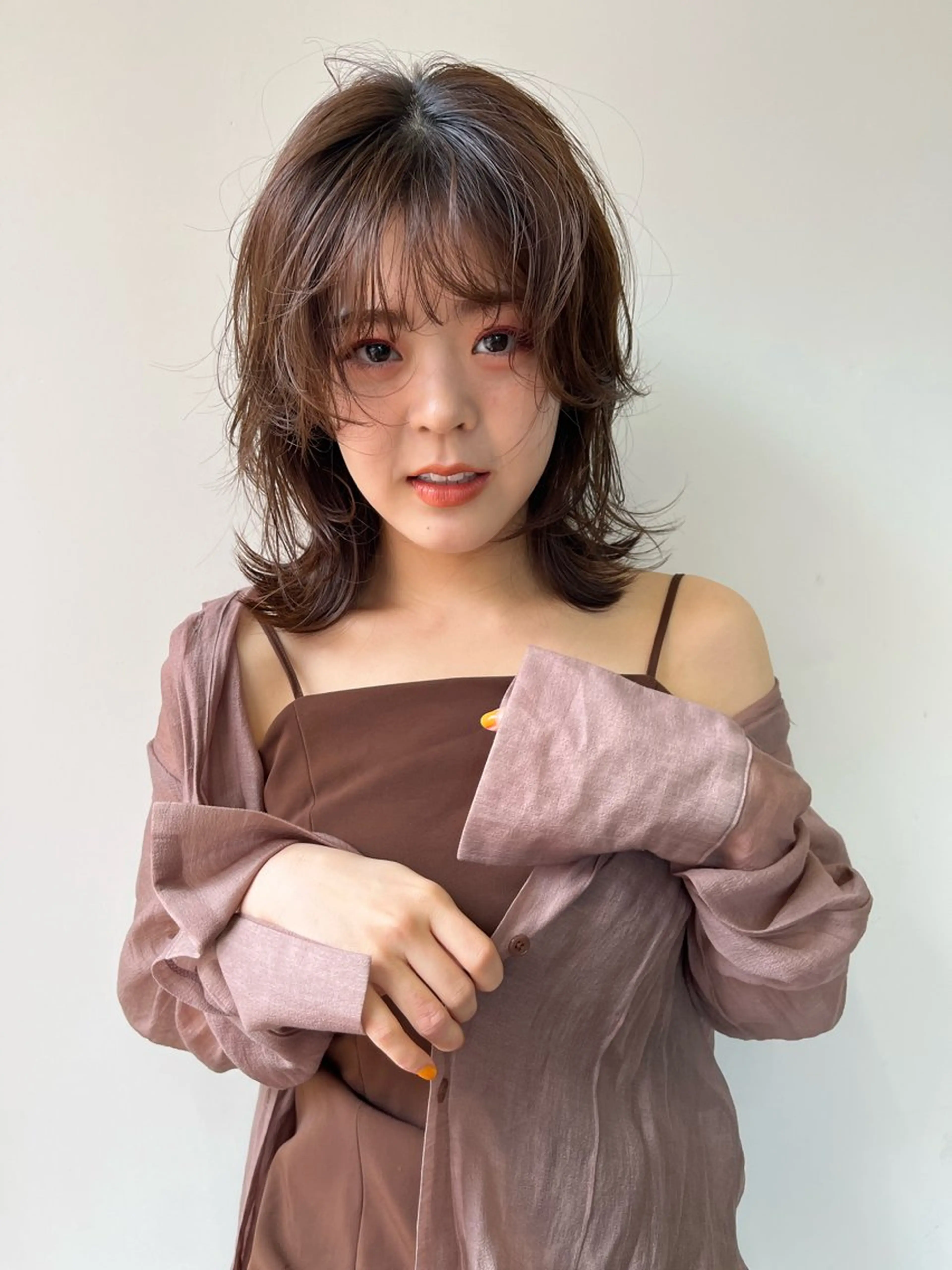 ミディアム カラー パーマ ミディアムパーマ ウルフカット ニュアンスパーマ 大林 エリコのヘアスタイル