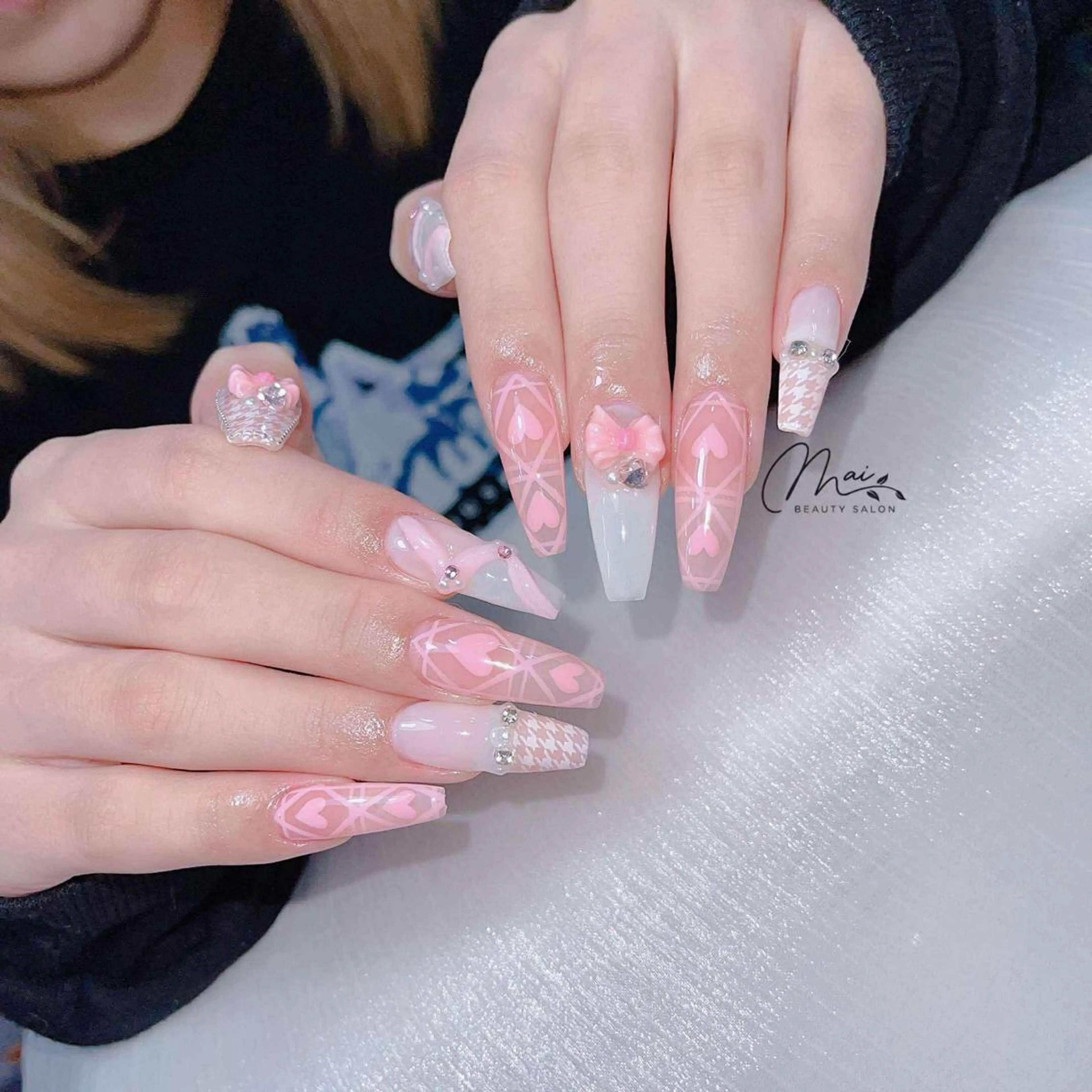 ネイル オーロラネイル 長さ出し フラッシュネイル フレンチネイル ジェルネイル ハンドネイル MaiBeauty HaNaのネイルデザイン