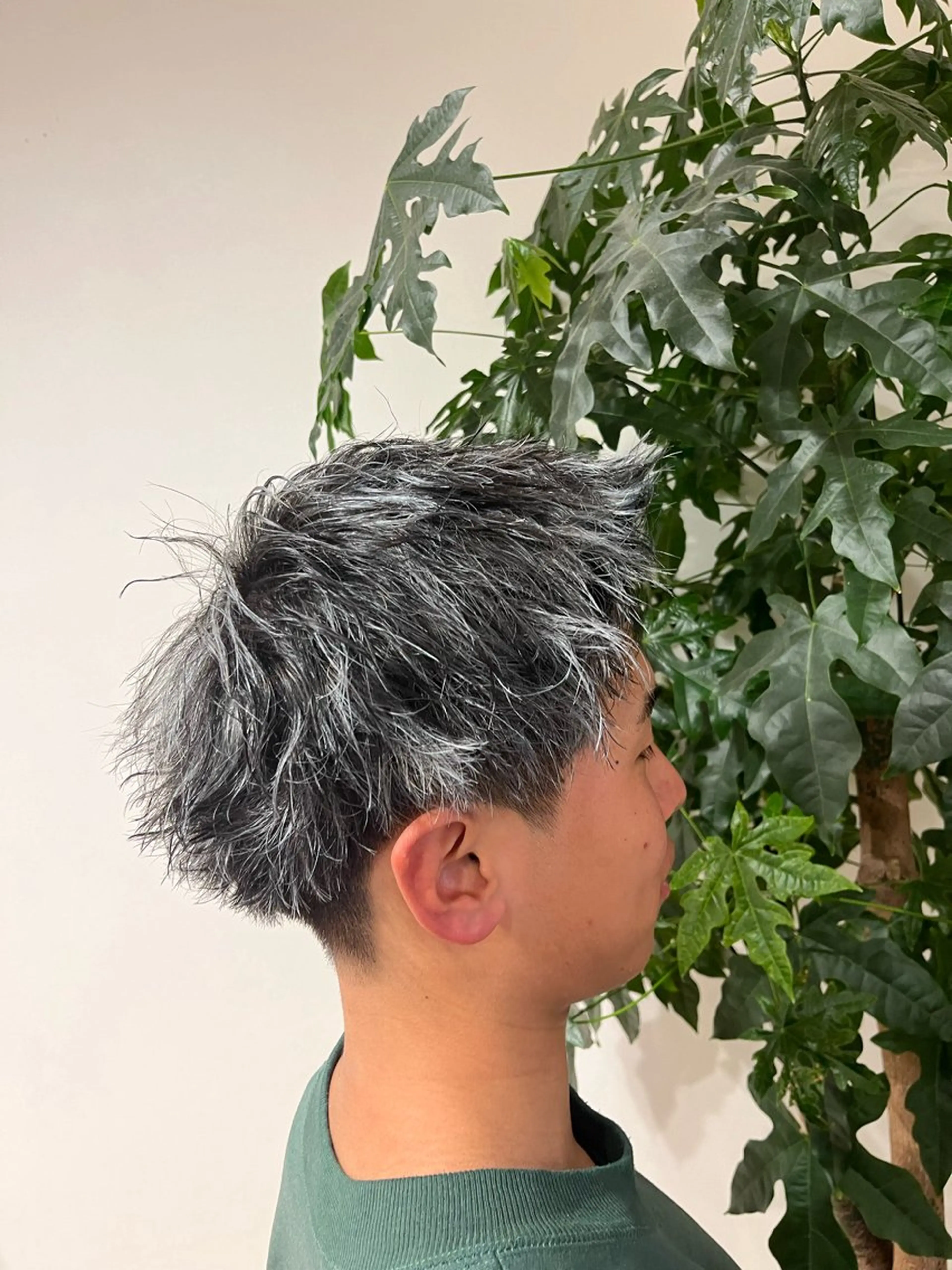 ショート カラー パーマ メンズ メンズメッシュ メッシュ シルバー ショートヘア ✨山岸　泰輝 ARISE✨のヘアスタイル