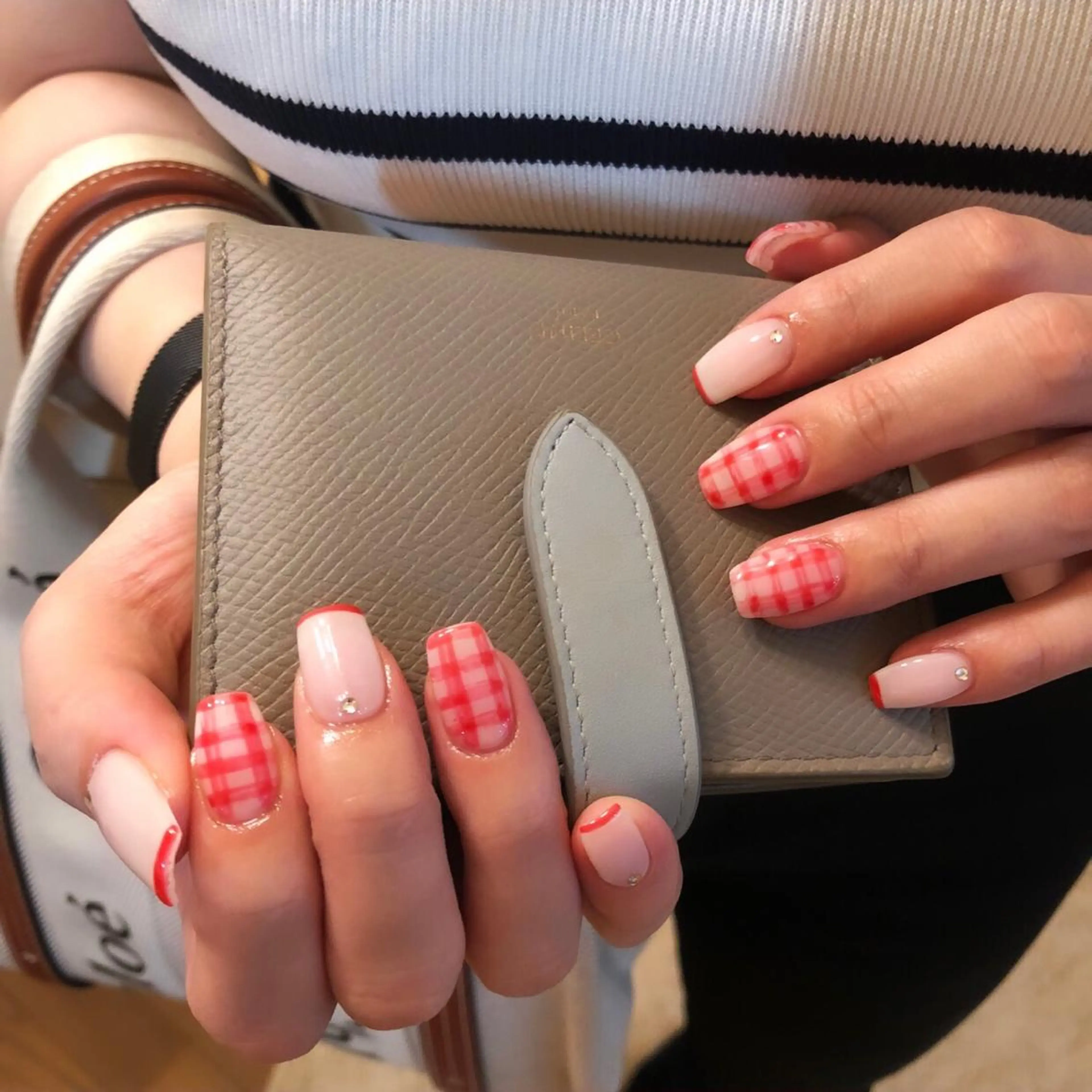 ネイル ハンドネイル フットネイル ハンドケア Nes.Nail所属・Miyagi Asamiのネイルデザイン