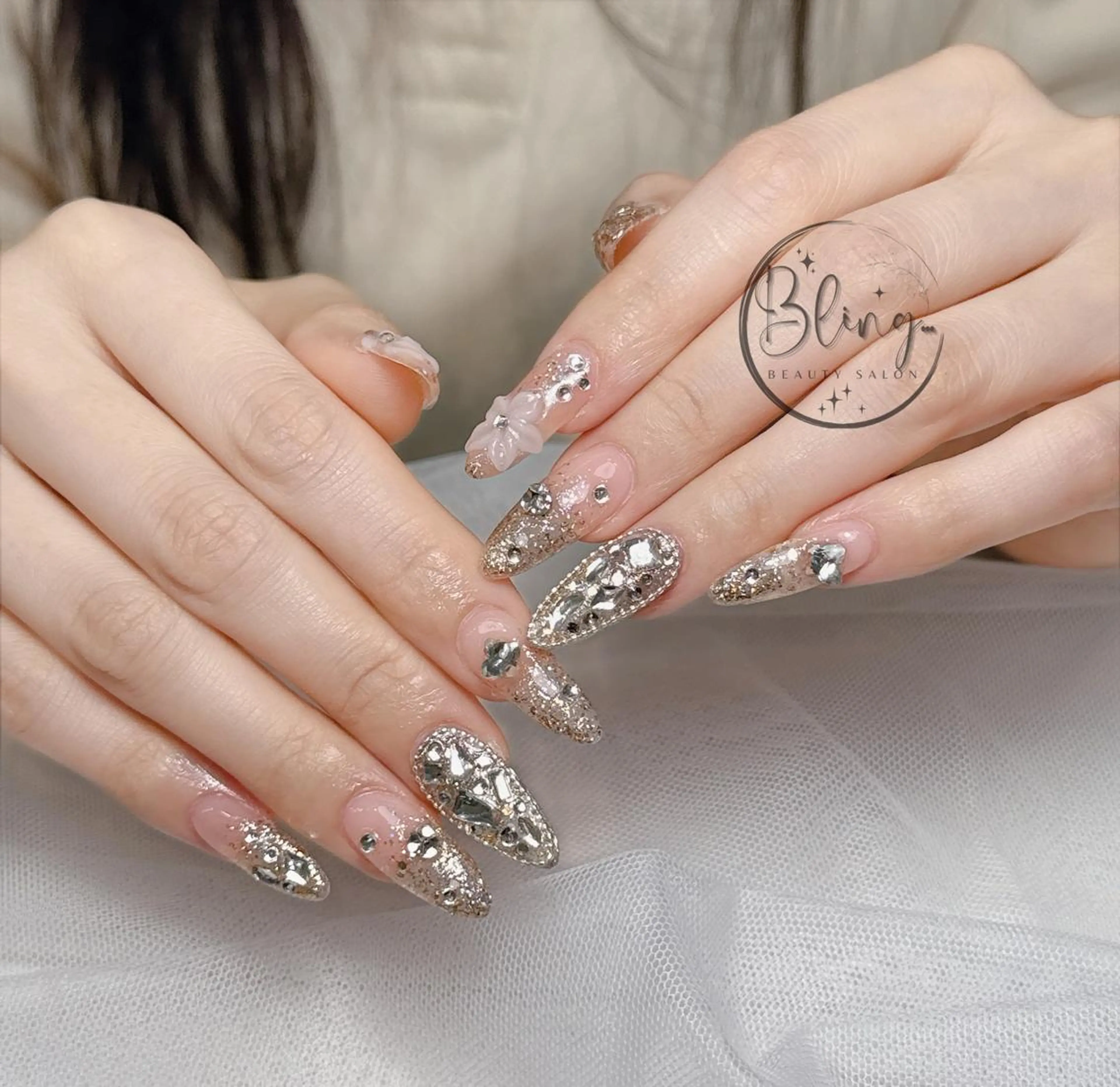 ロング 韓国風ヘア ハンドネイル Bling Salonのネイルデザイン