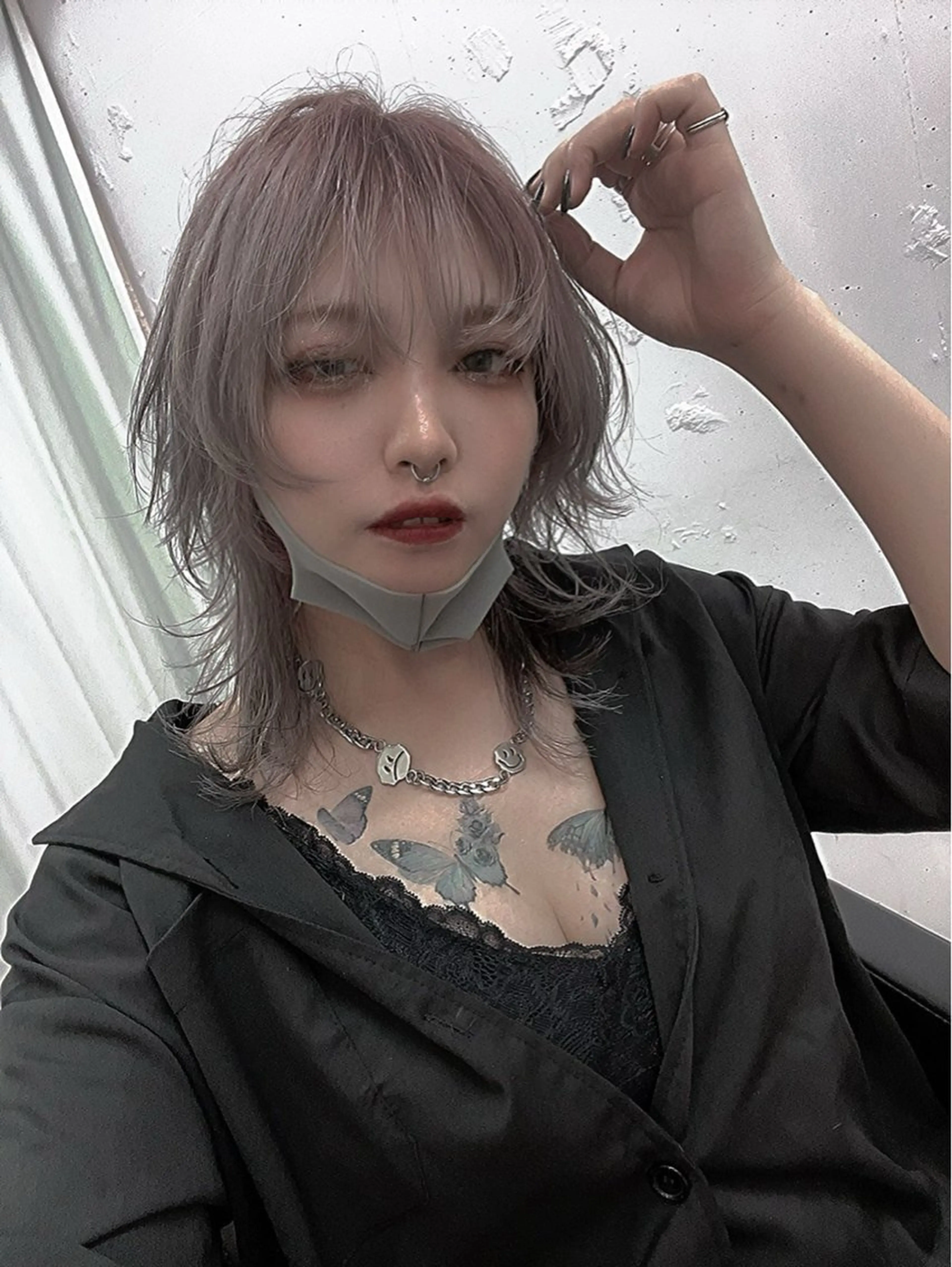 ミディアム カット ヘアカラー ウルフ🤍渋谷 🤍Mizukiのヘアスタイル