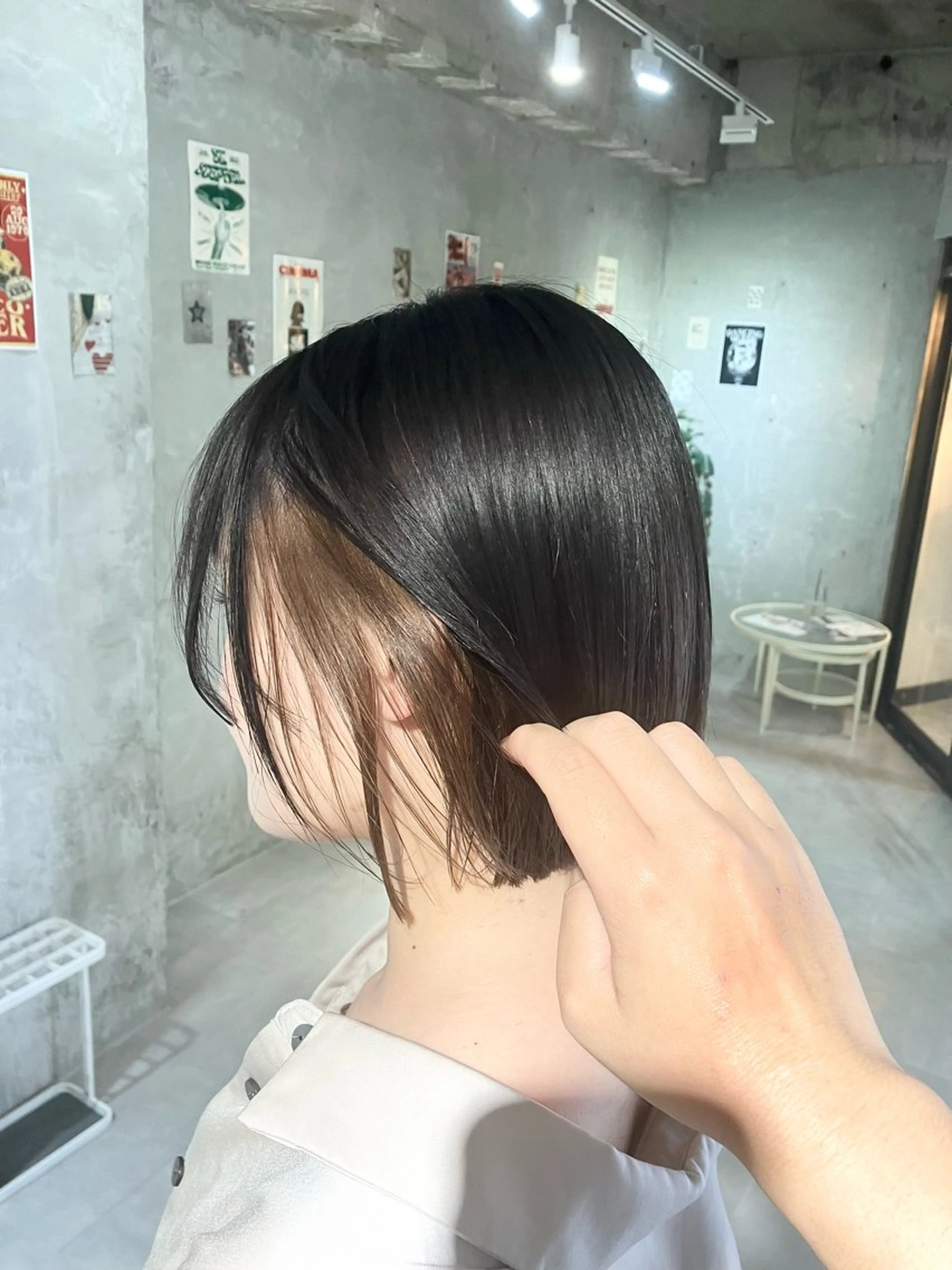 ショート カラー ベージュカラー ブリーチ カット ヘアカラー トリートメント door white hideのヘアスタイル