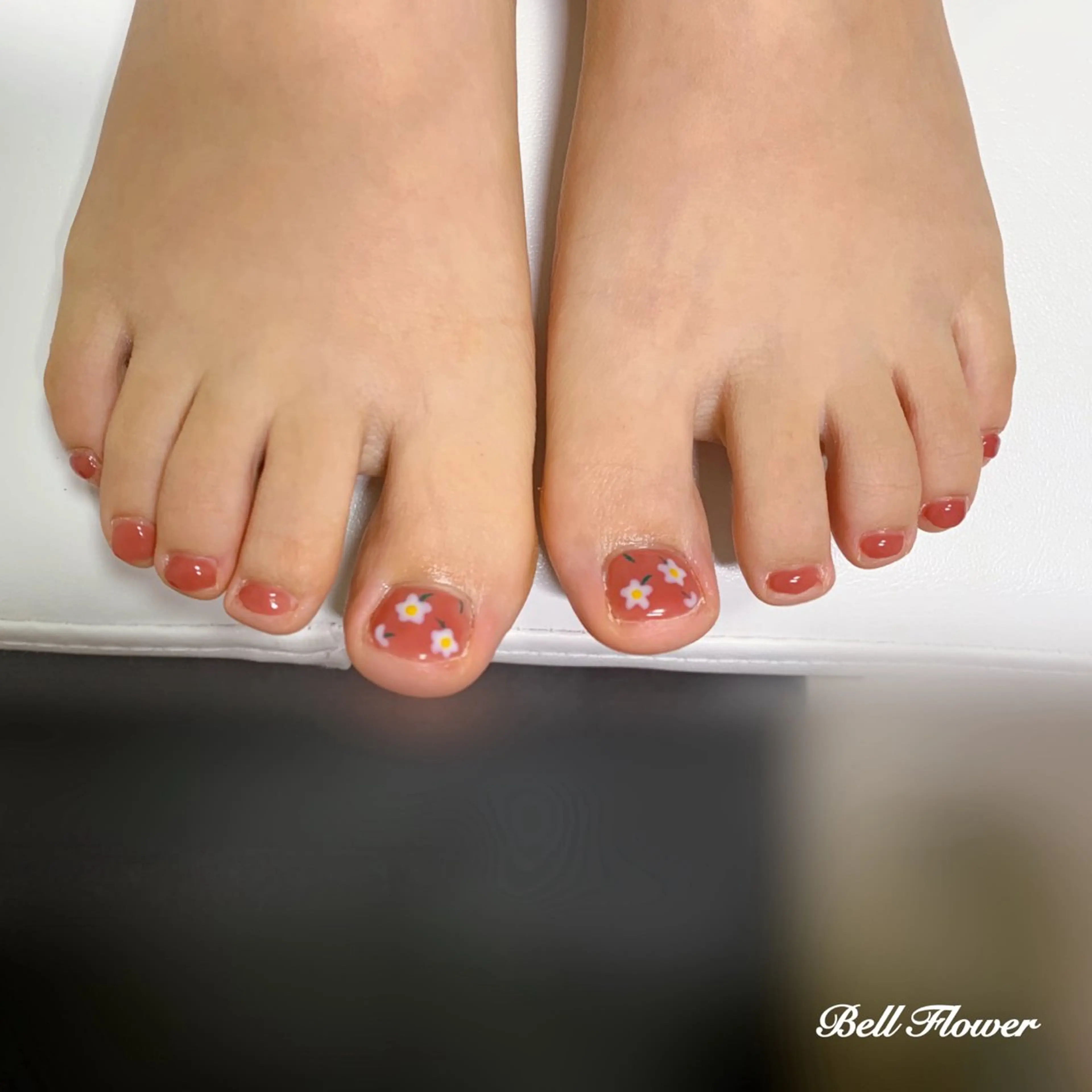 ネイル フットネイル Bell Flowerのネイルデザイン