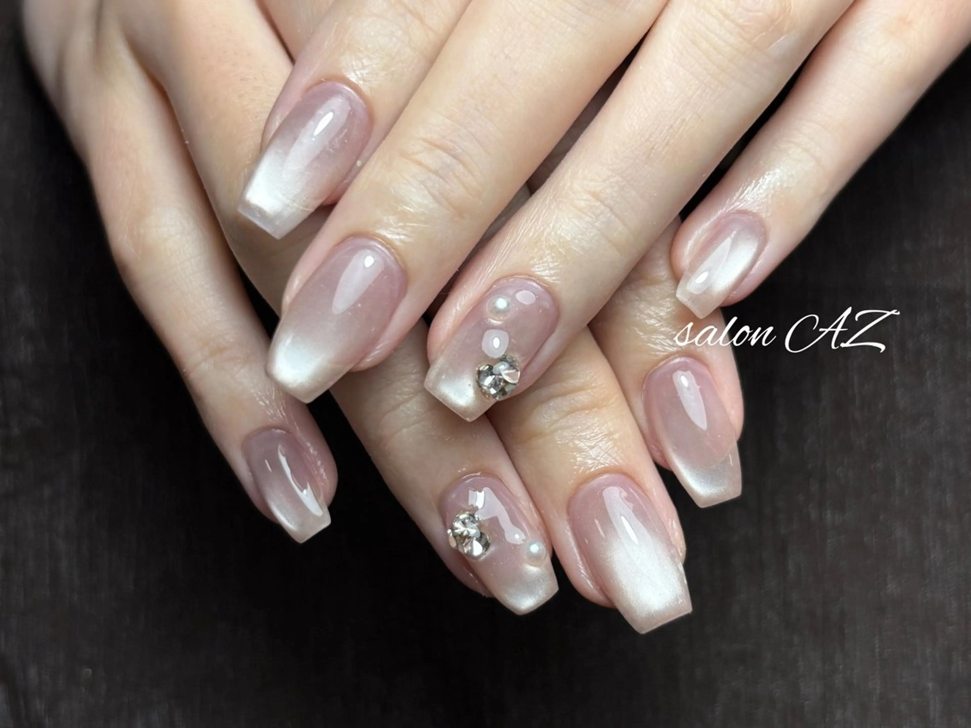 ネイル アートネイル 長さ出し フットネイル フレンチネイル ジェルネイル ハンドネイル salon AZのネイルデザイン