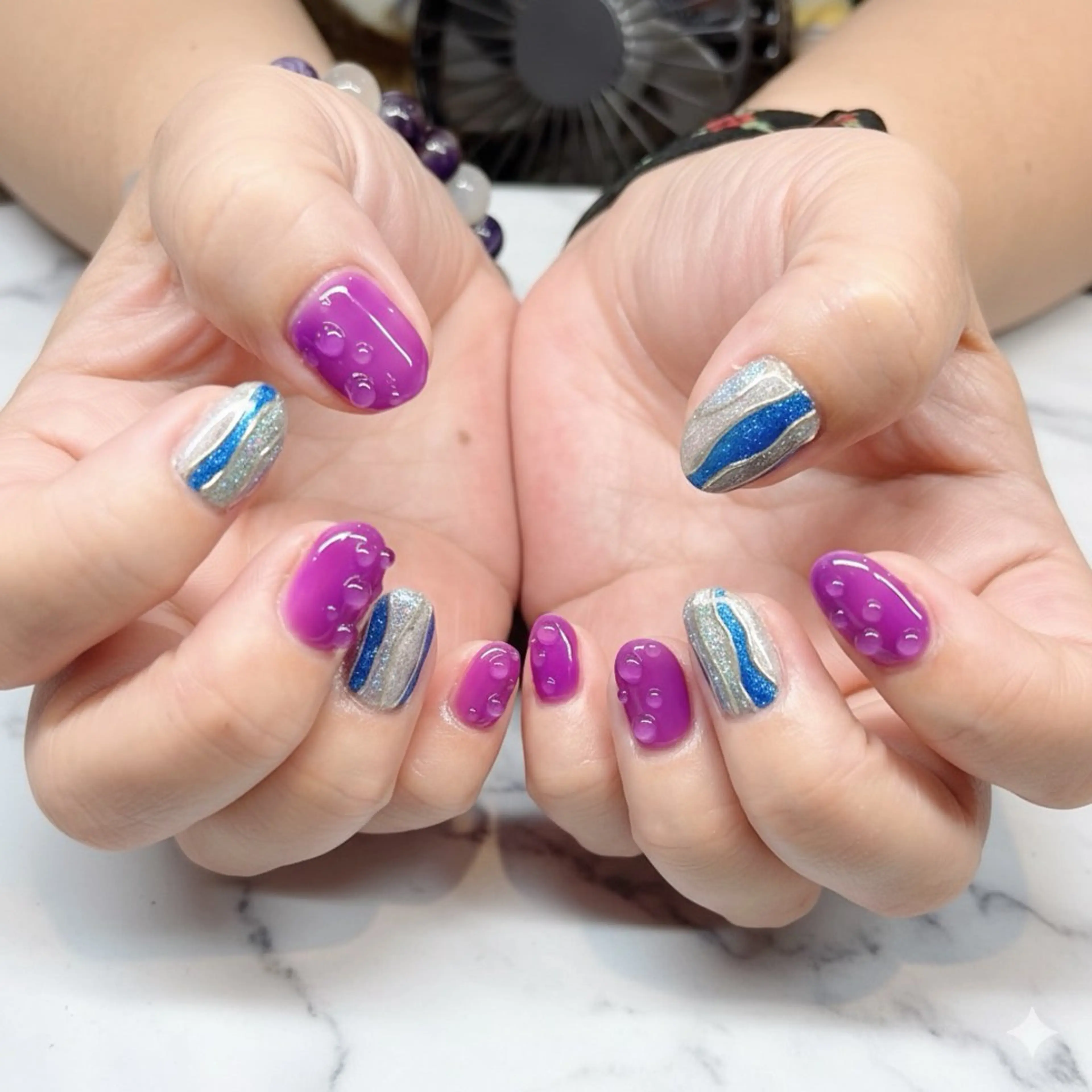 ネイル フレンチネイル ラメ(グリッター) ラメグラデーション マグネットネイル 持ち込み ハンドネイル ティーエヌ 金山駅東口店のネイルデザイン