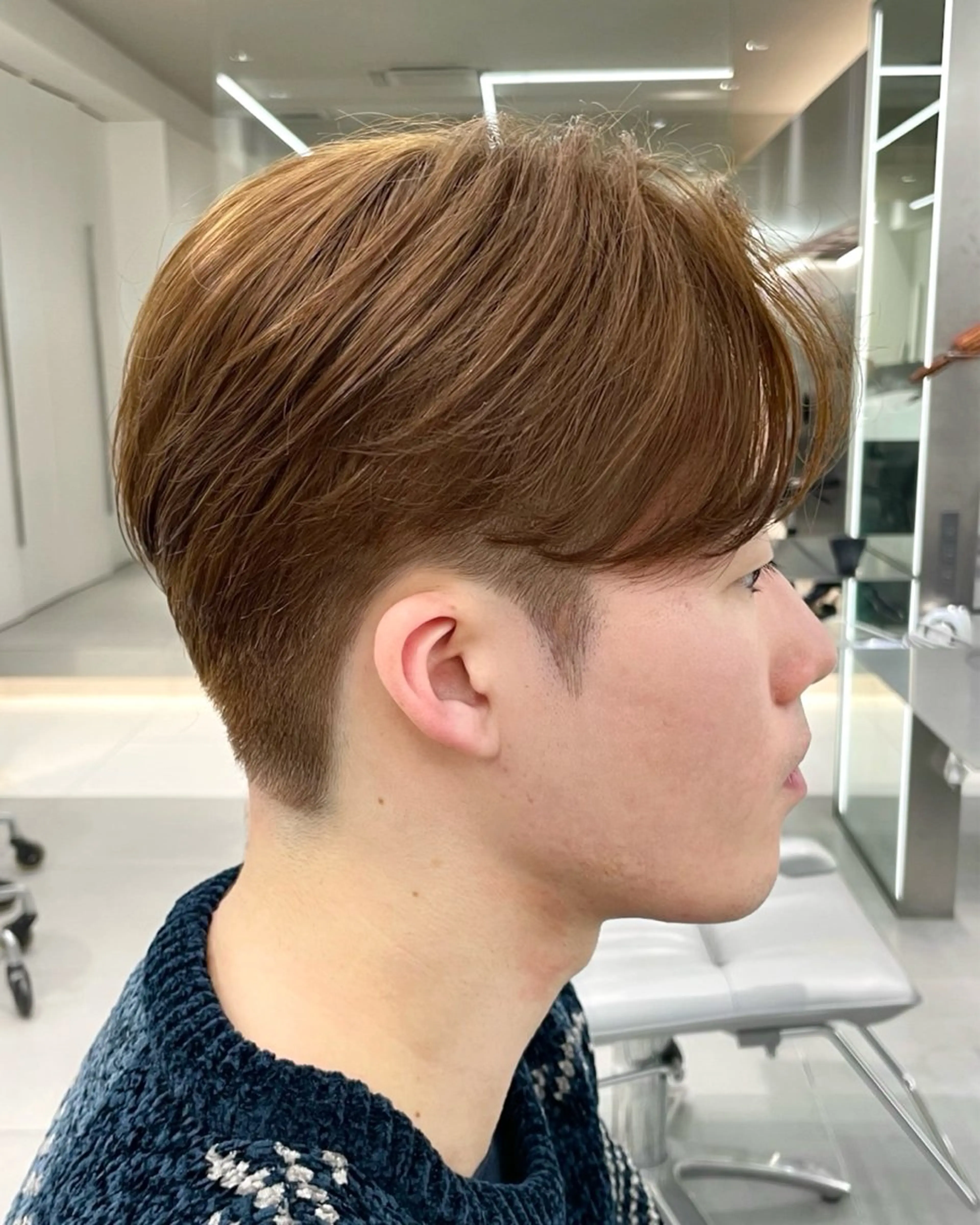 ショート カラー メンズ ブラウンカラー ミルクティーブラウン カット ヘアカラー センターパート/ マッシュ 小野 樹のヘアスタイル