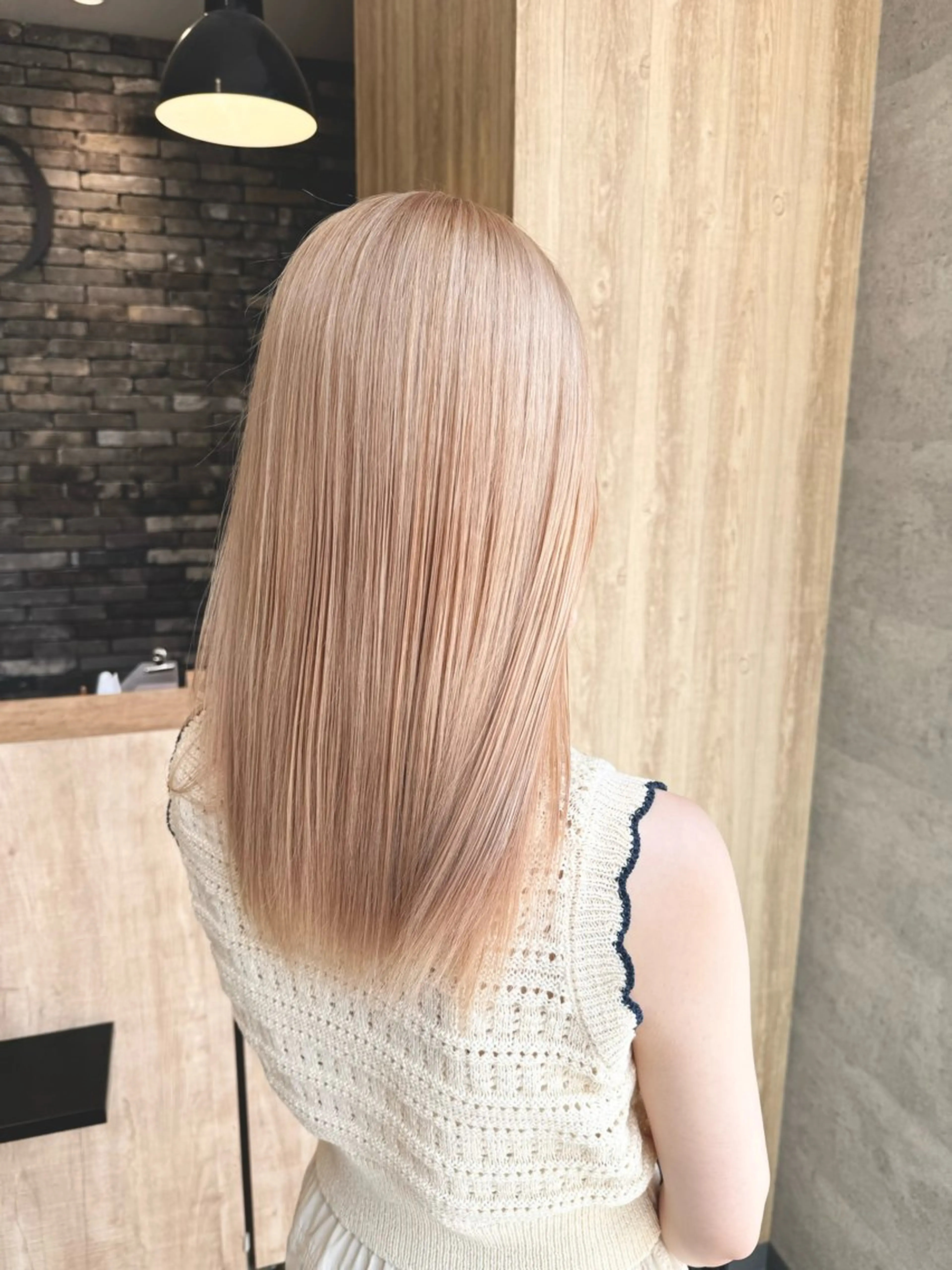 セミロング ヘアカラー 山口 明日花のヘアスタイル