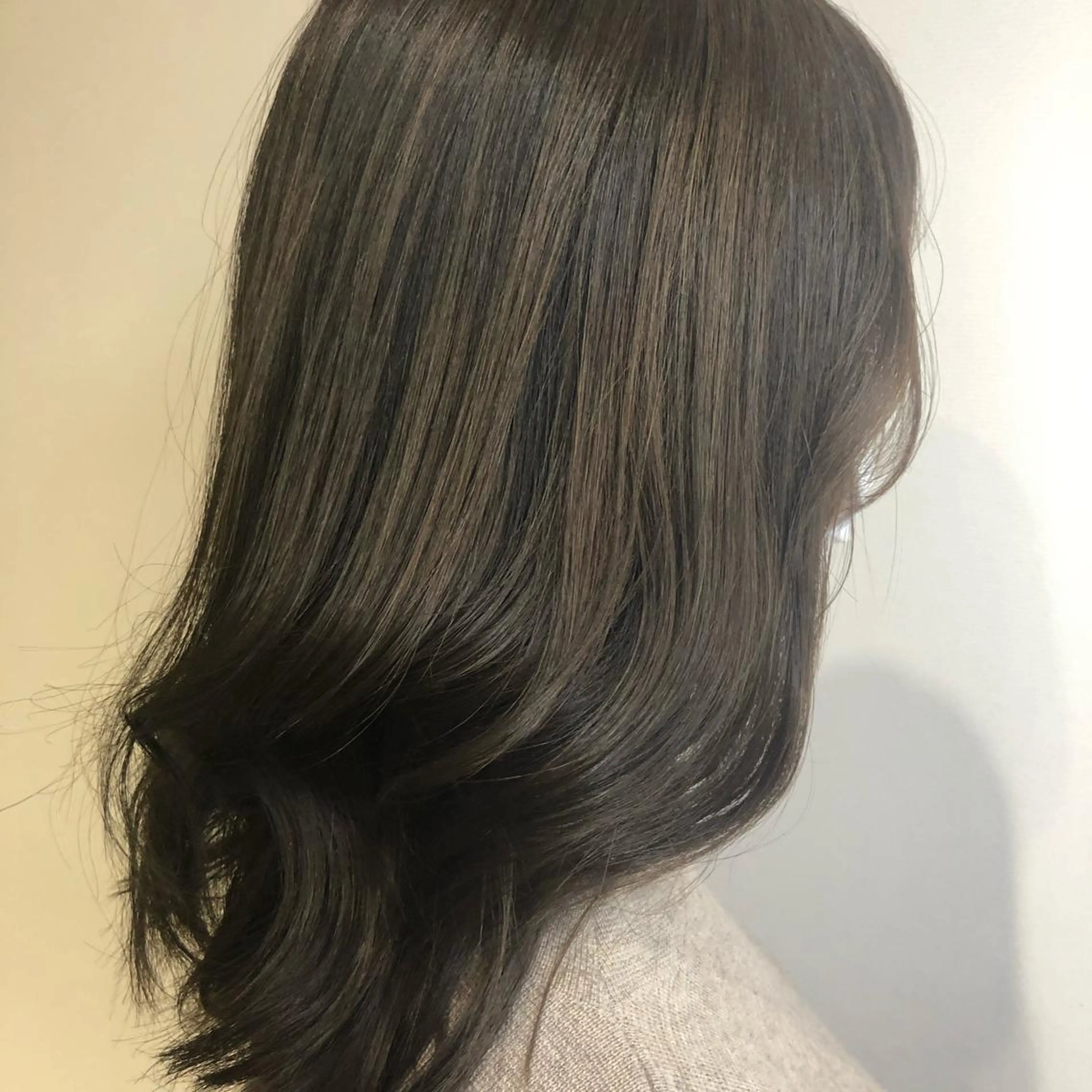 ミディアム カラー ベージュカラー オリーブベージュ AVANCEアリオ鳳店所属・玉城 和磨のヘアスタイル