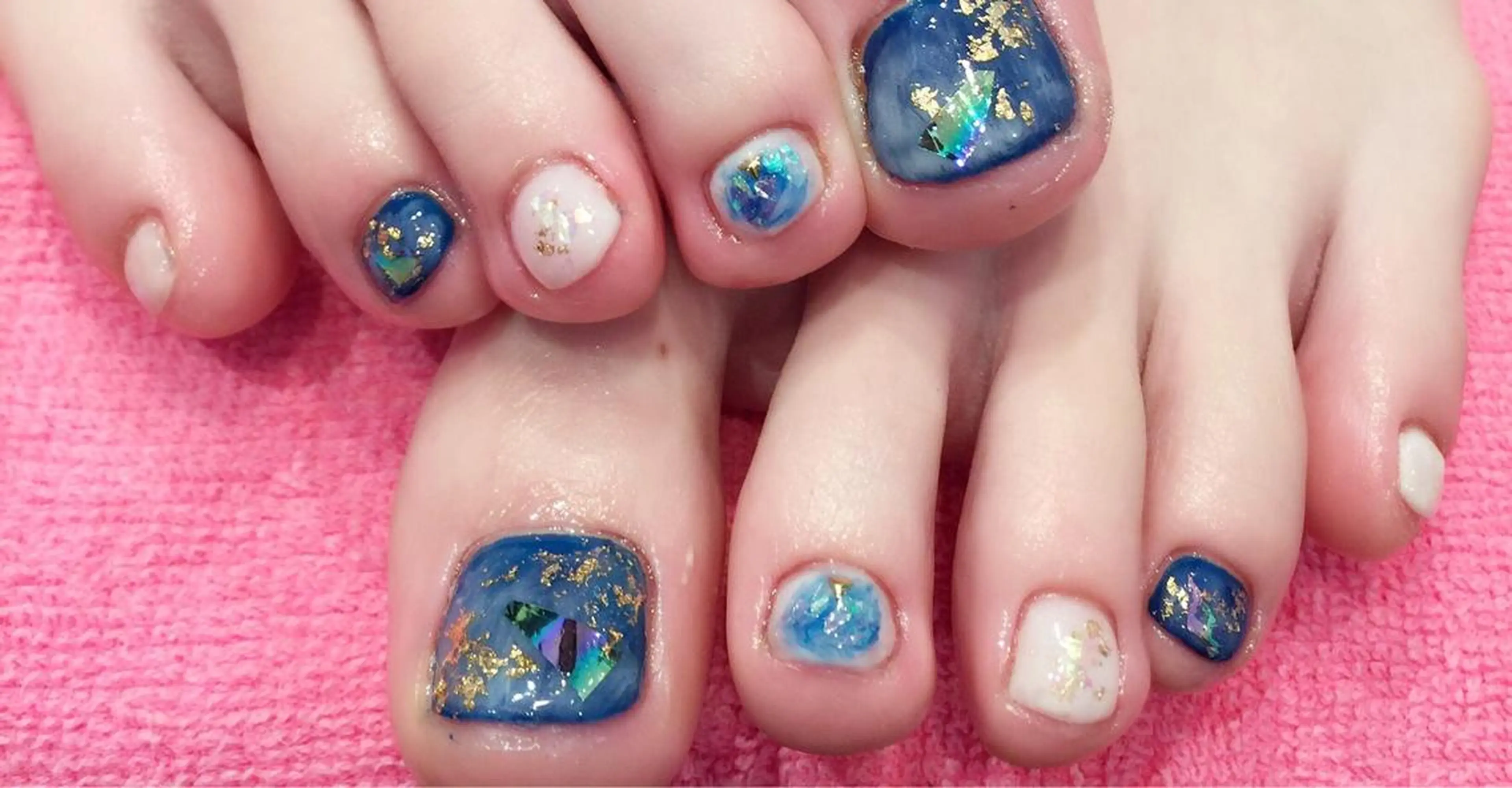 ネイル オーロラネイル ブルー a yakaのネイルデザイン