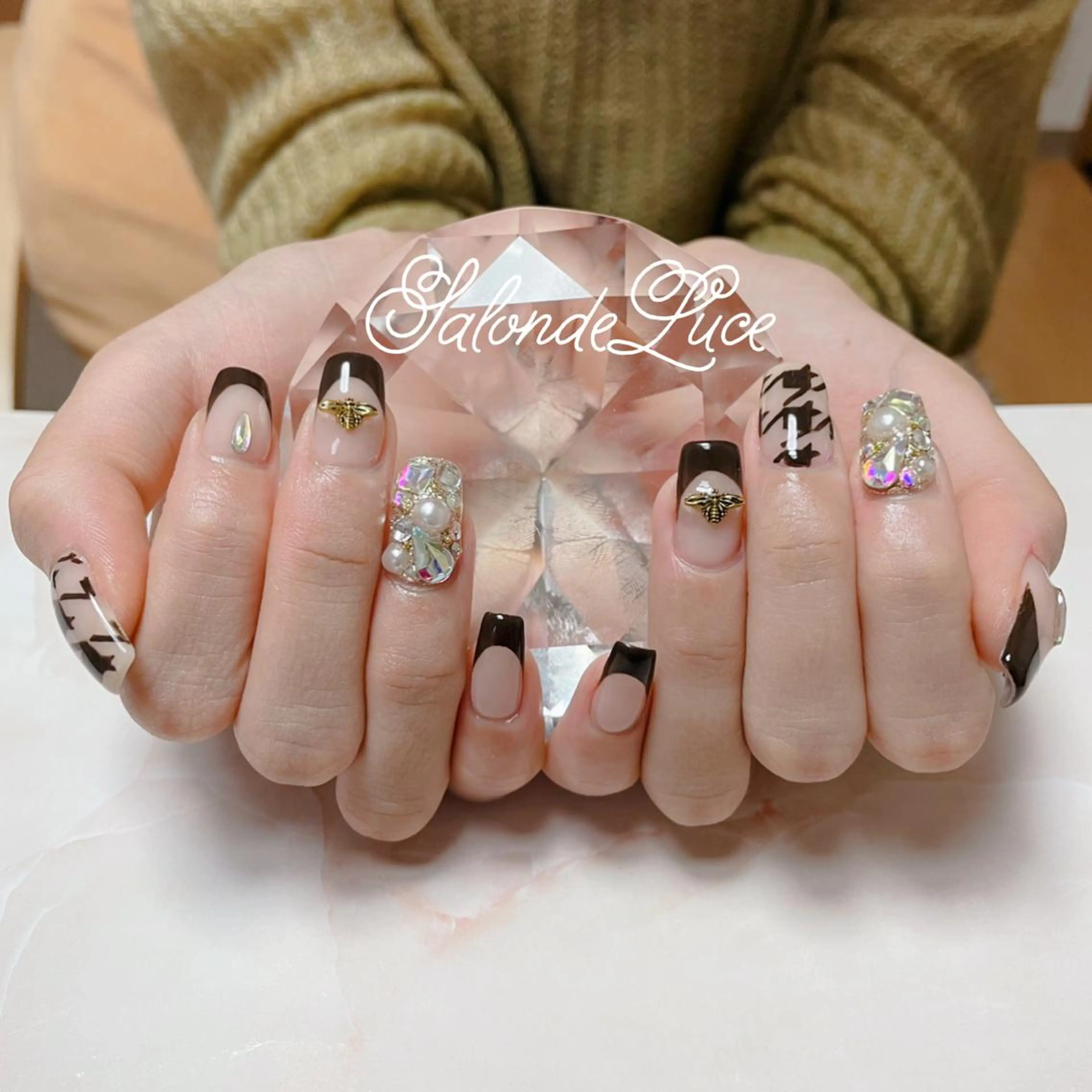 ネイル ストーンネイル ハンドネイル Salon de Luceのネイルデザイン