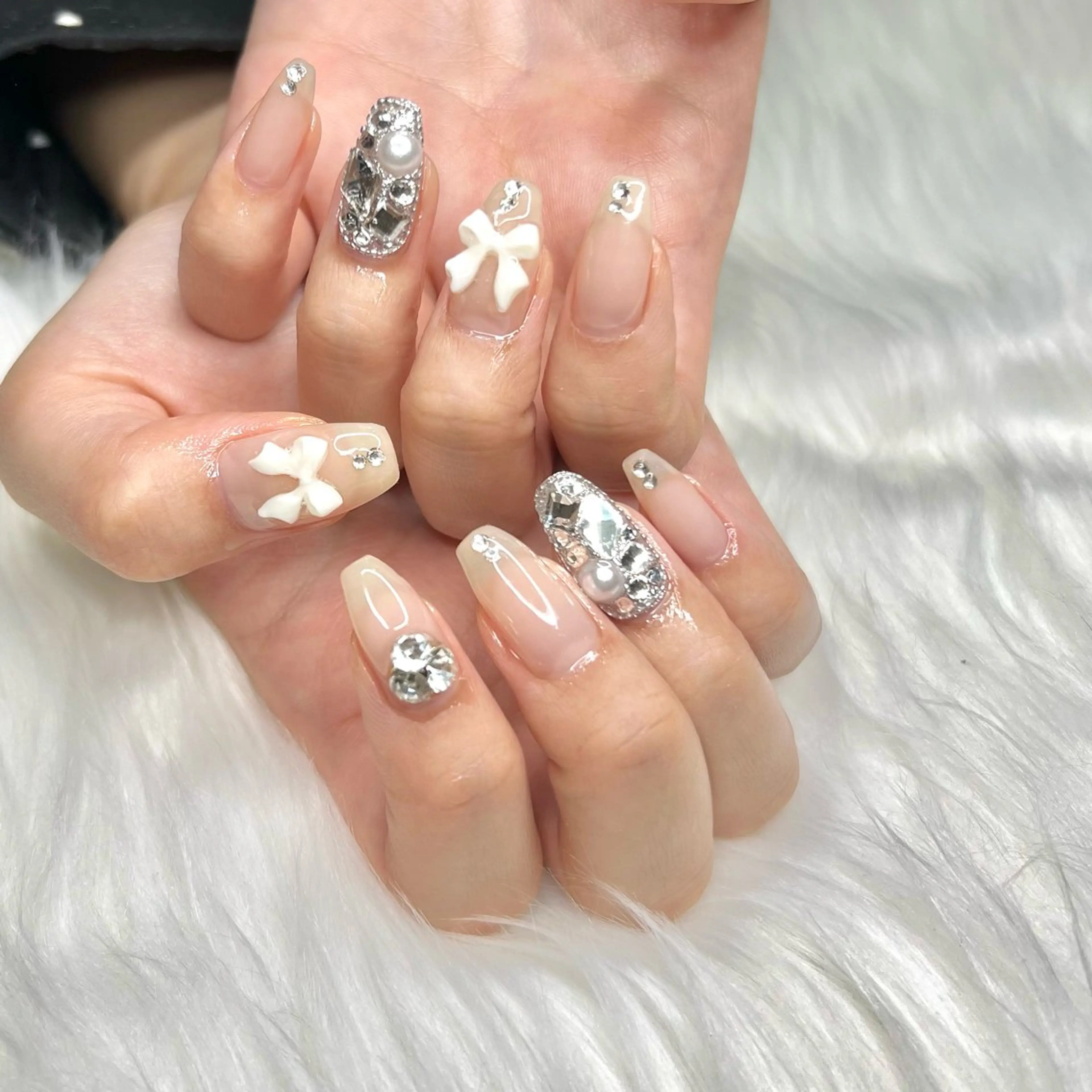 ネイル ハンドネイル vary clue所属・nailist🌻 YUKARIのネイルデザイン