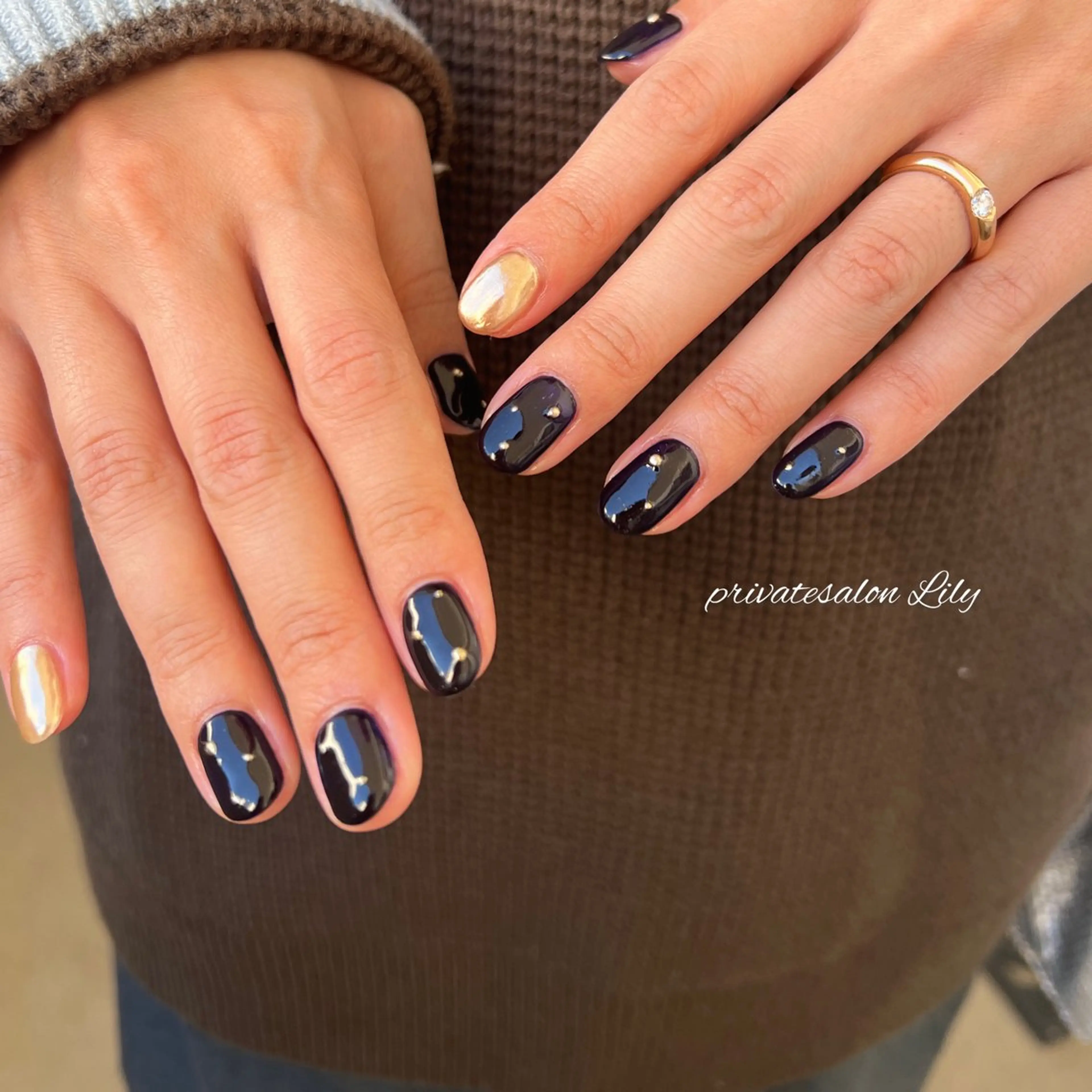 ネイル ゴールド ネイビー ハンドネイル salon Lilyのネイルデザイン