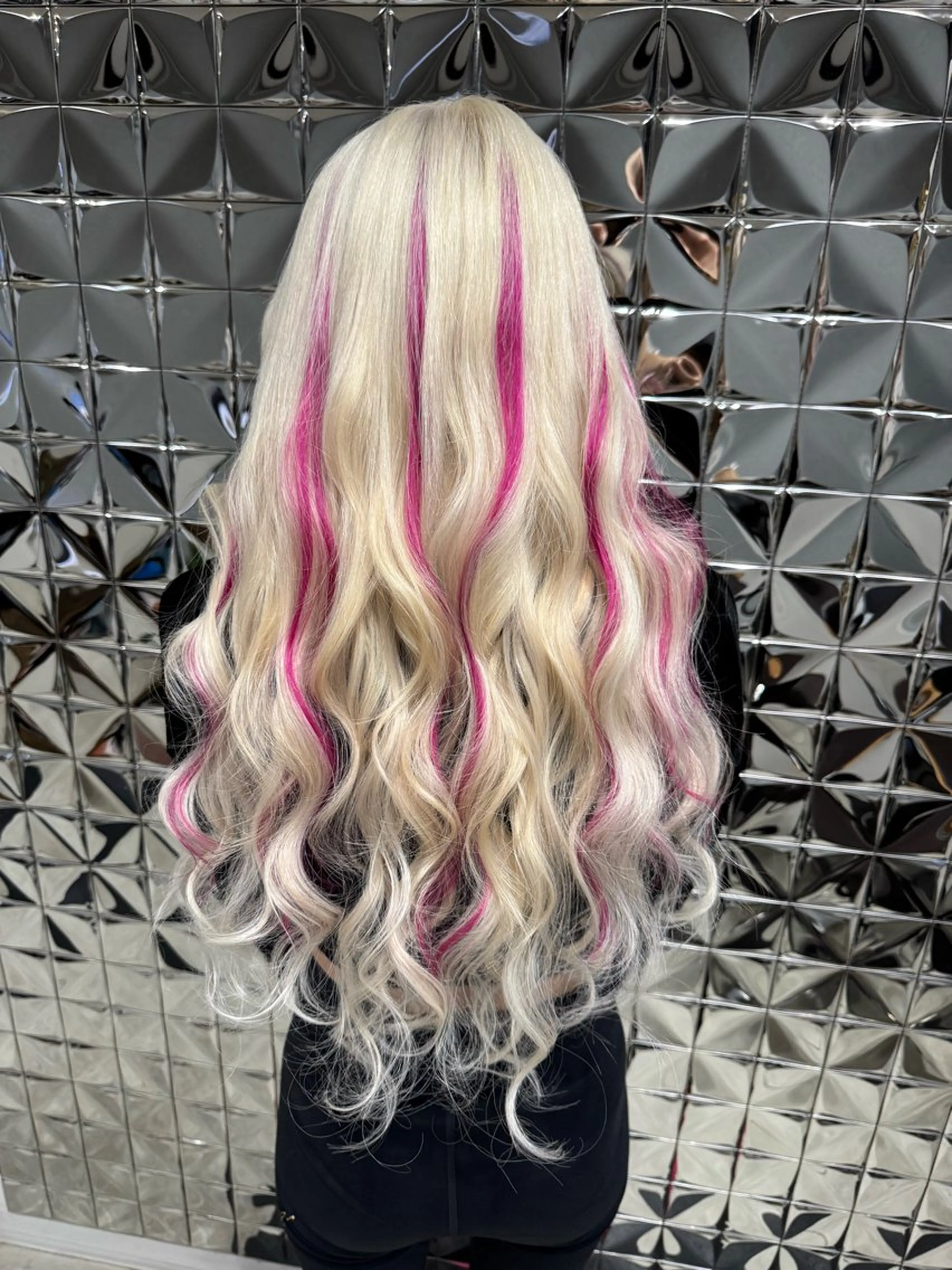 ロング カラー ブロンド ダブルカラー ハイライトカラー ハイトーンカラー ピンクカラー Lovestasy 京都河原町店のヘアスタイル