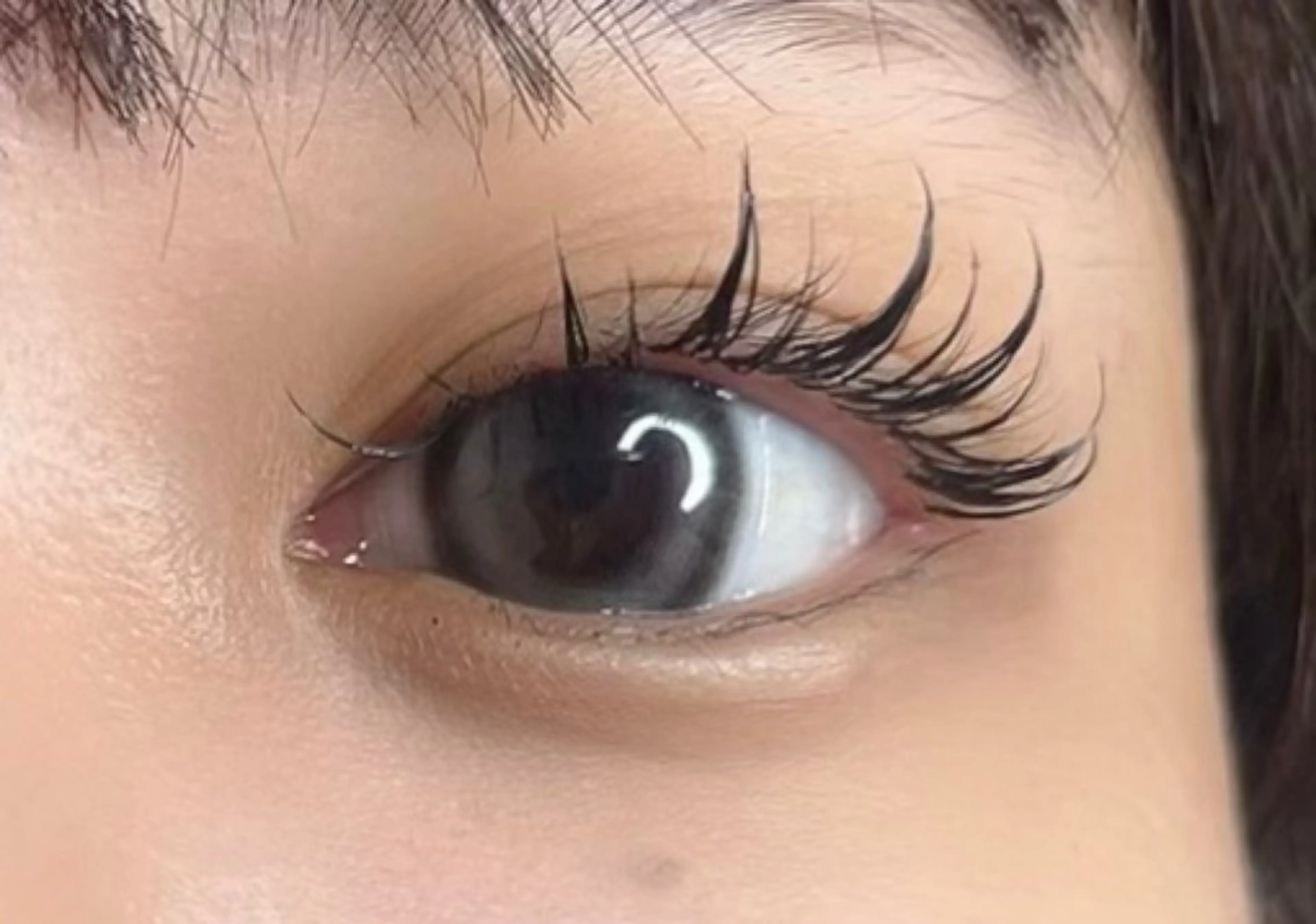 マツエク・マツパ 束感まつ毛 カラーマツエク フラットラッシュ パリジェンヌラッシュリフト まつげパーマ H eraのマツエク・マツパデザイン