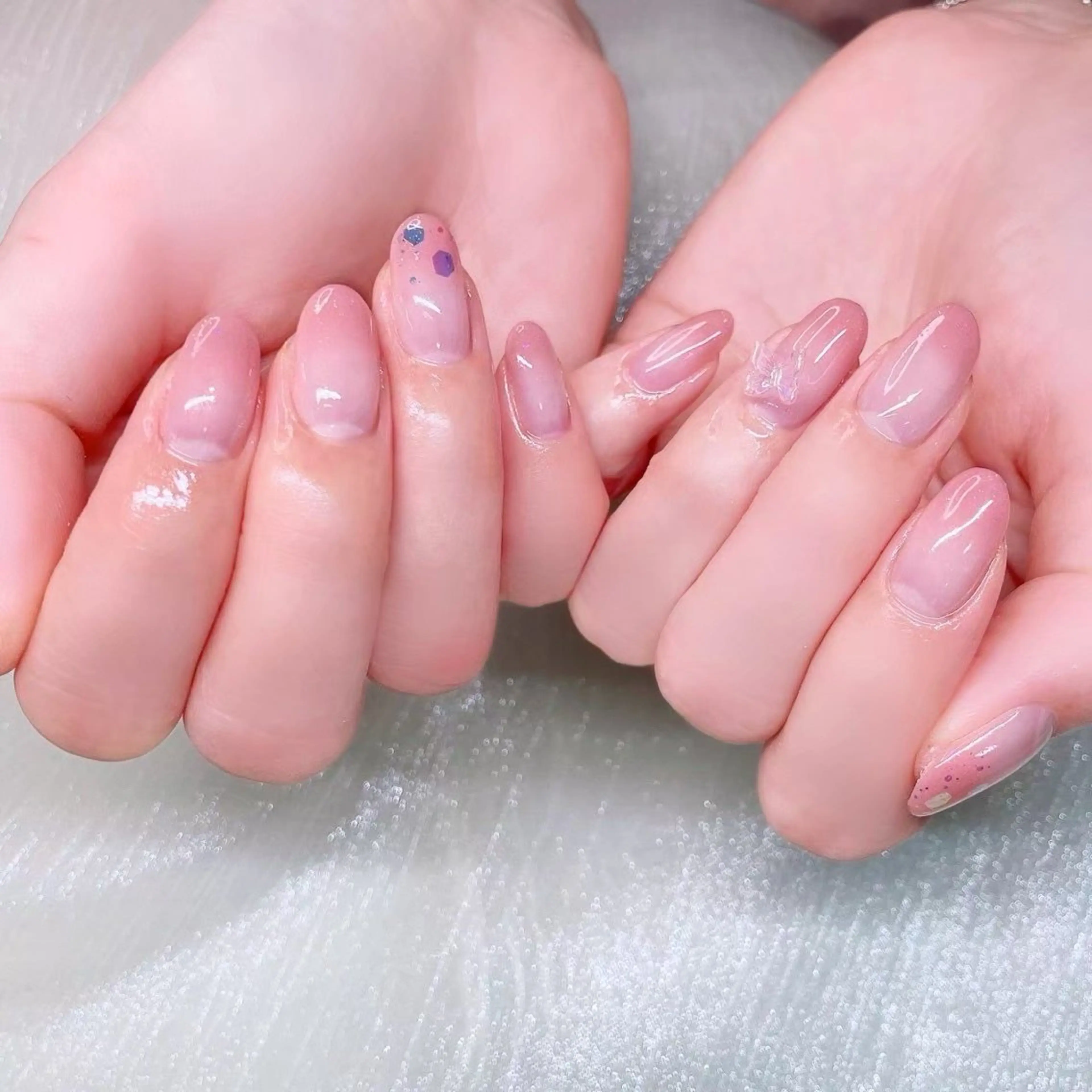 ネイル 長さ出し ラメ(グリッター) ハンドネイル Nailist SUZU所属・Nailist suzuのネイルデザイン