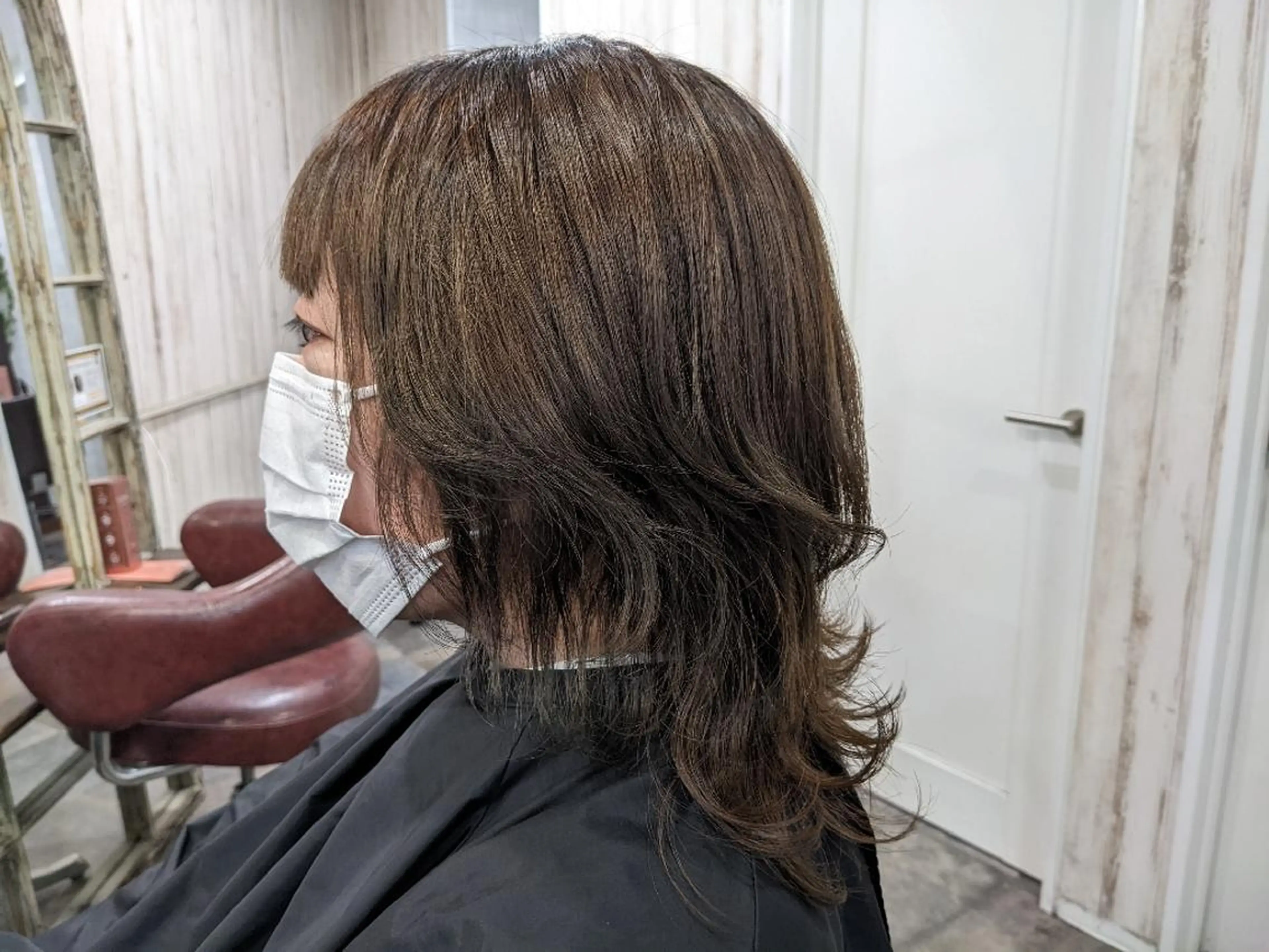 セミロング カラー セミロングパーマ アディクシーカラー バレイヤージュ ベージュカラー ブリーチ メンズパーマ/顔周り レイヤー店長えのもとのヘアスタイル