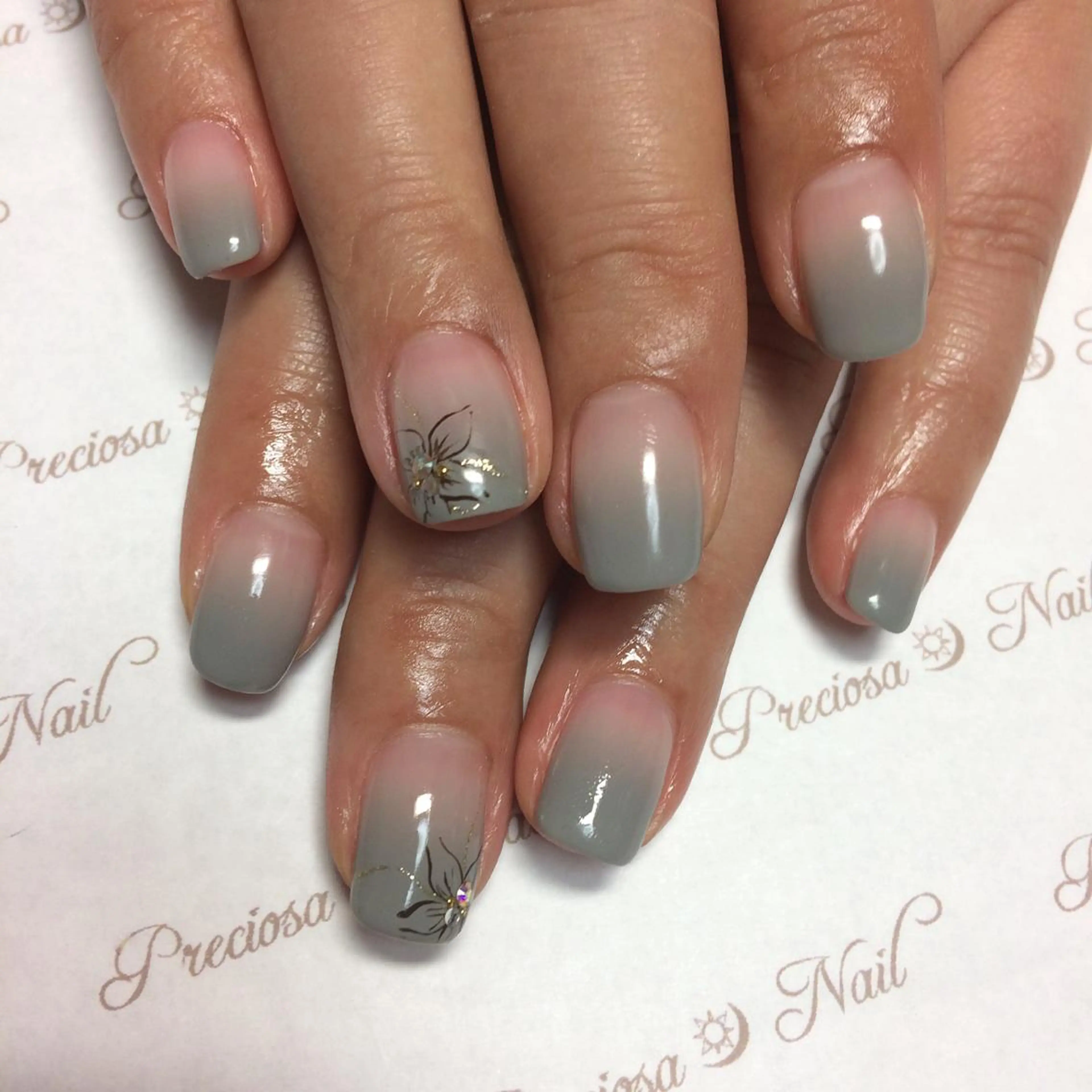 ネイル preciosa.nail所属・久場 晴美のネイルデザイン