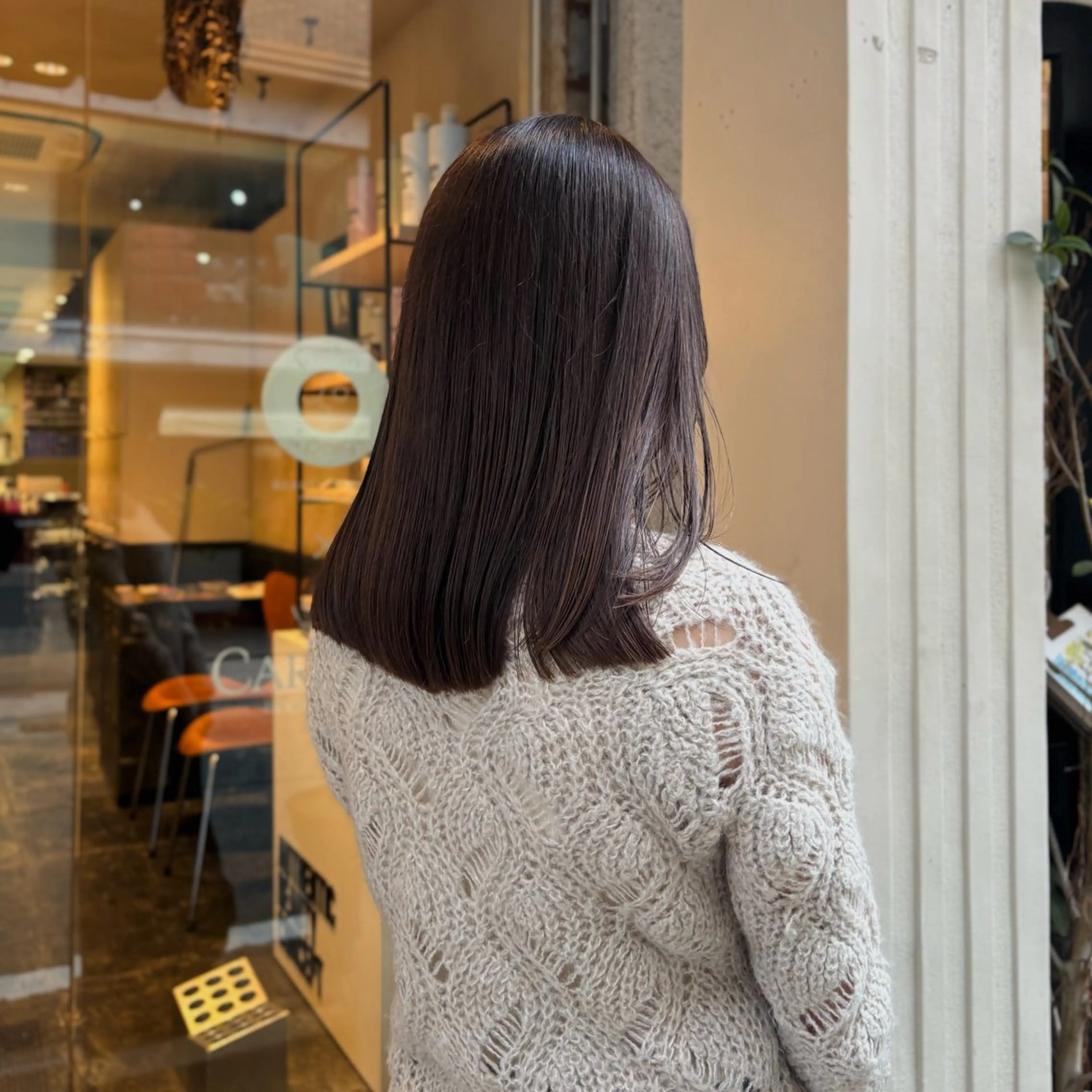 セミロング カラー ブリーチ ブラウンカラー 透明感カラー マロンブラウン カット ヘアカラー トリートメント 芦刈 咲来のヘアスタイル