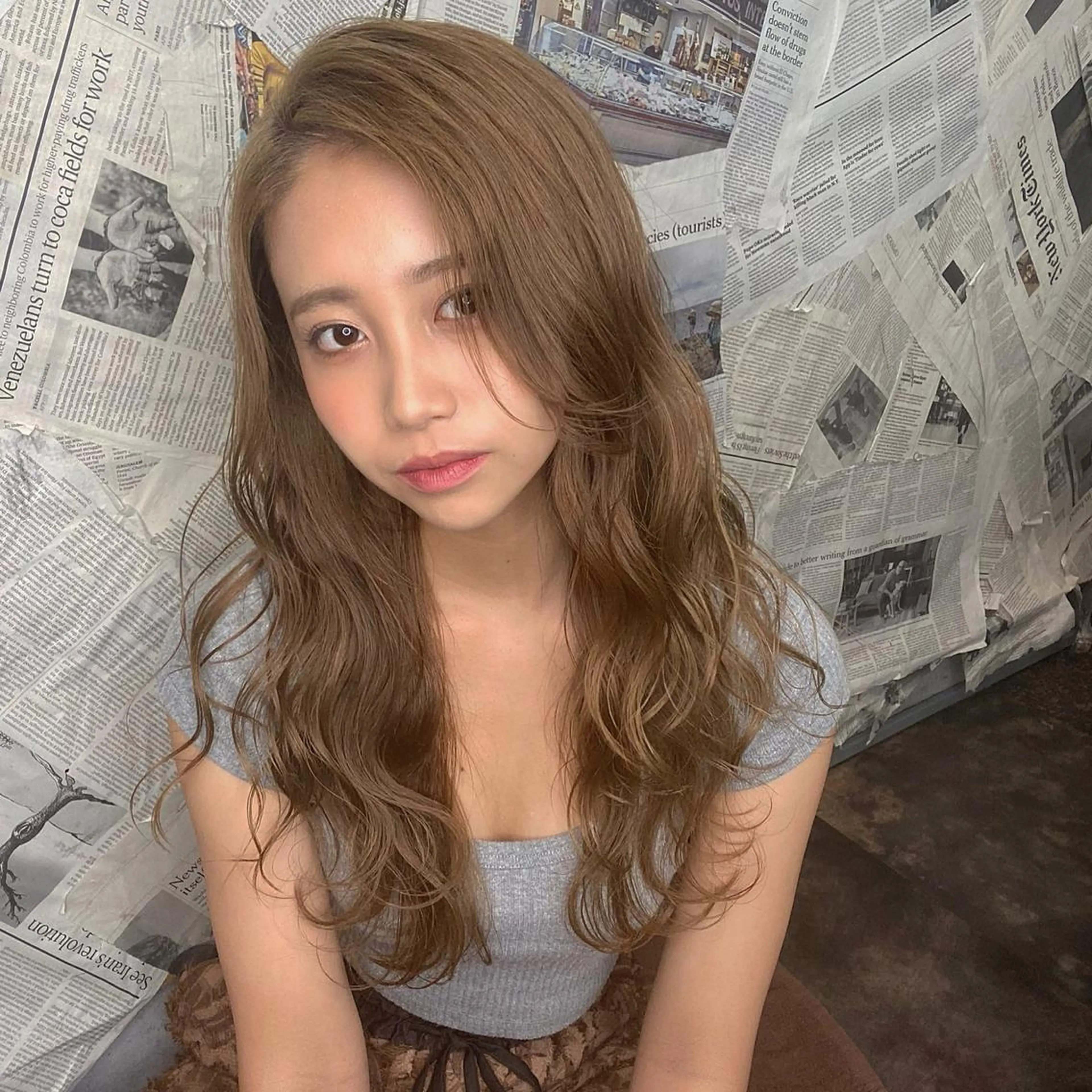 セミロング カラー アッシュ ベージュカラー 透明感カラー ハイライトカラー ハイトーンカラー ヘアカラー トリートメント 韓国レイヤー/ミルク ティー🟤高橋　暖のヘアスタイル