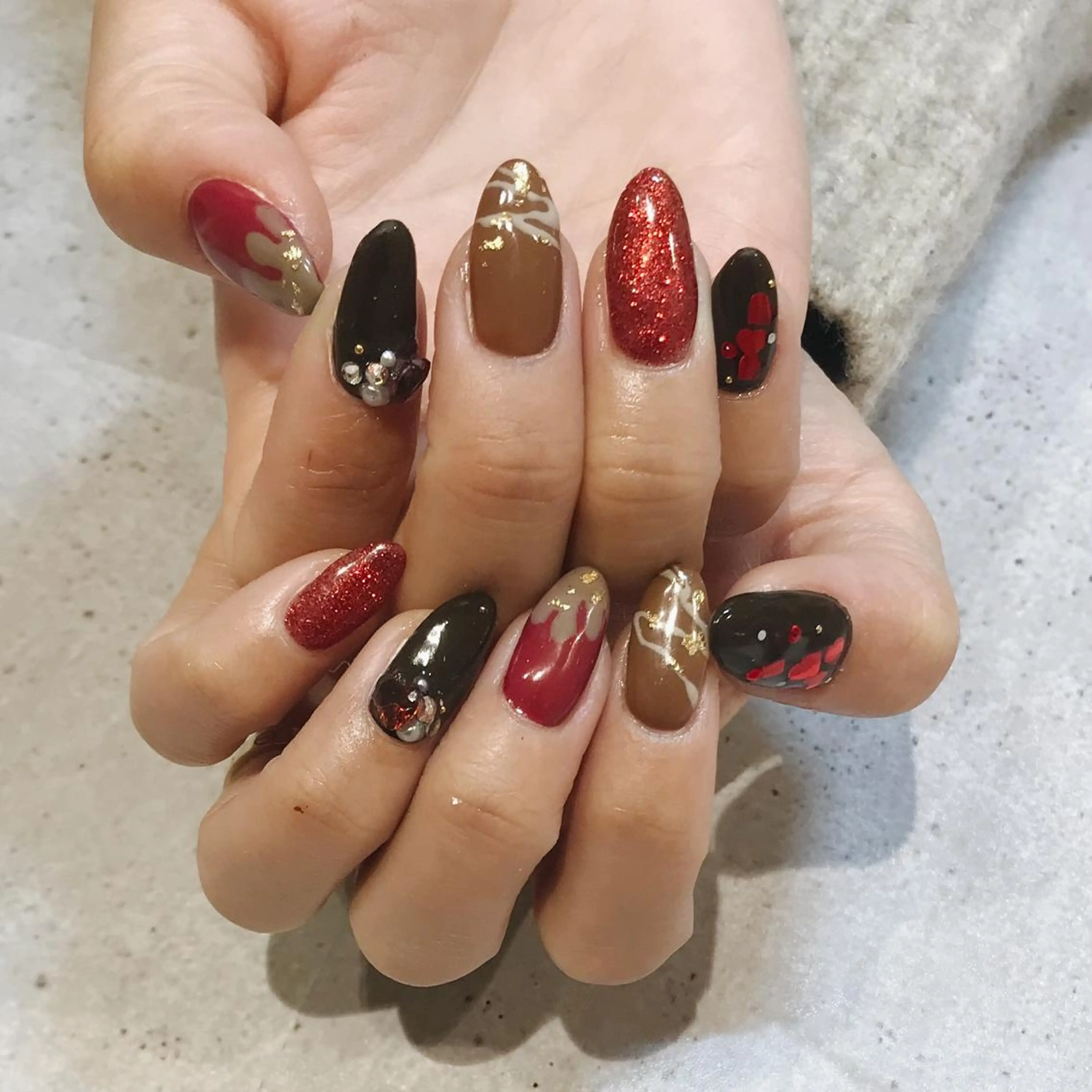 ネイル バレンタイン 🎀12/15ご予約 ◎ 本田 知美🎀のネイルデザイン