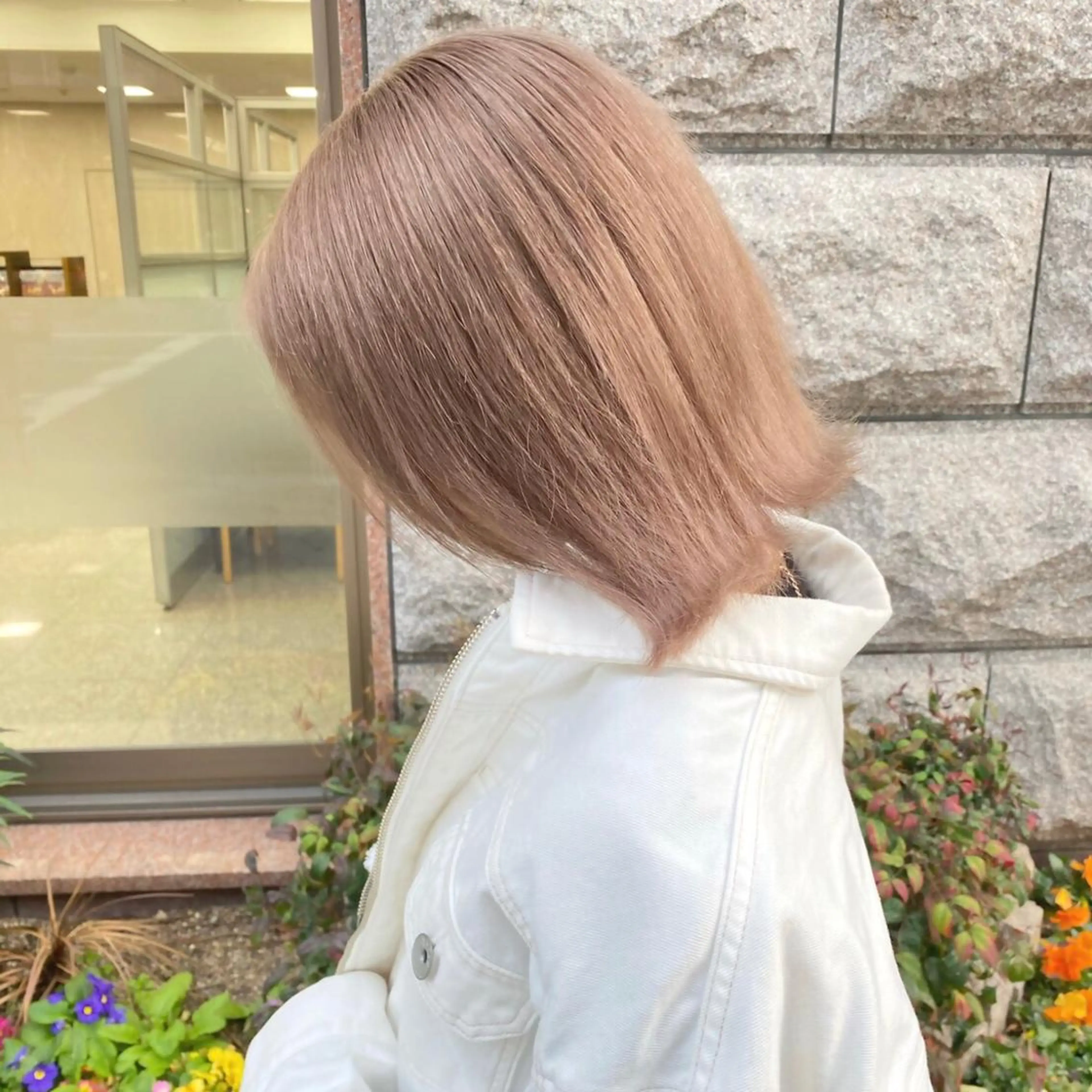 ミディアム カラー シールエクステ特化 ハイトーン、NANAのヘアスタイル