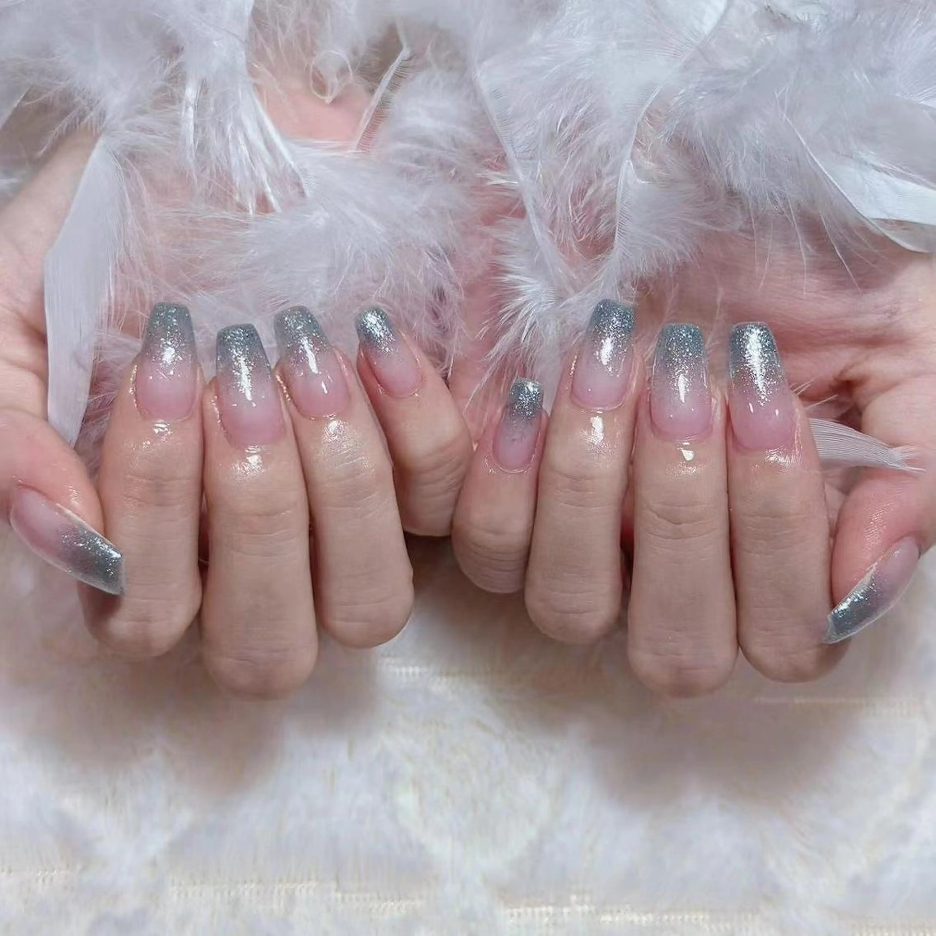 Jt.チップ+ジェル長さ出し【ラメグラデーション+スートン10粒】の写真