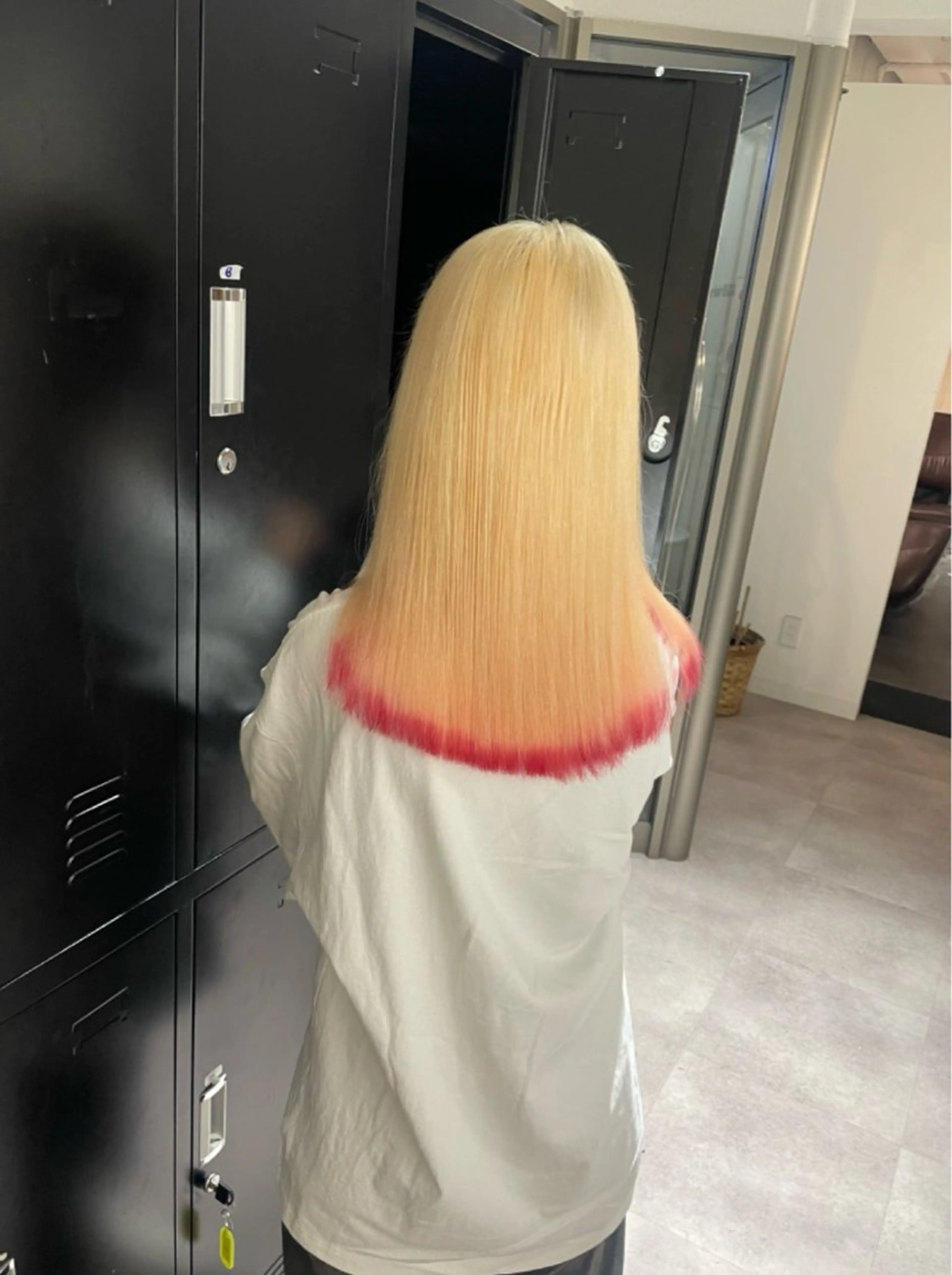 セミロング カラー カット ヘアカラー 🇰🇷ハイトーン× 韓国レイヤー레이어드のヘアスタイル