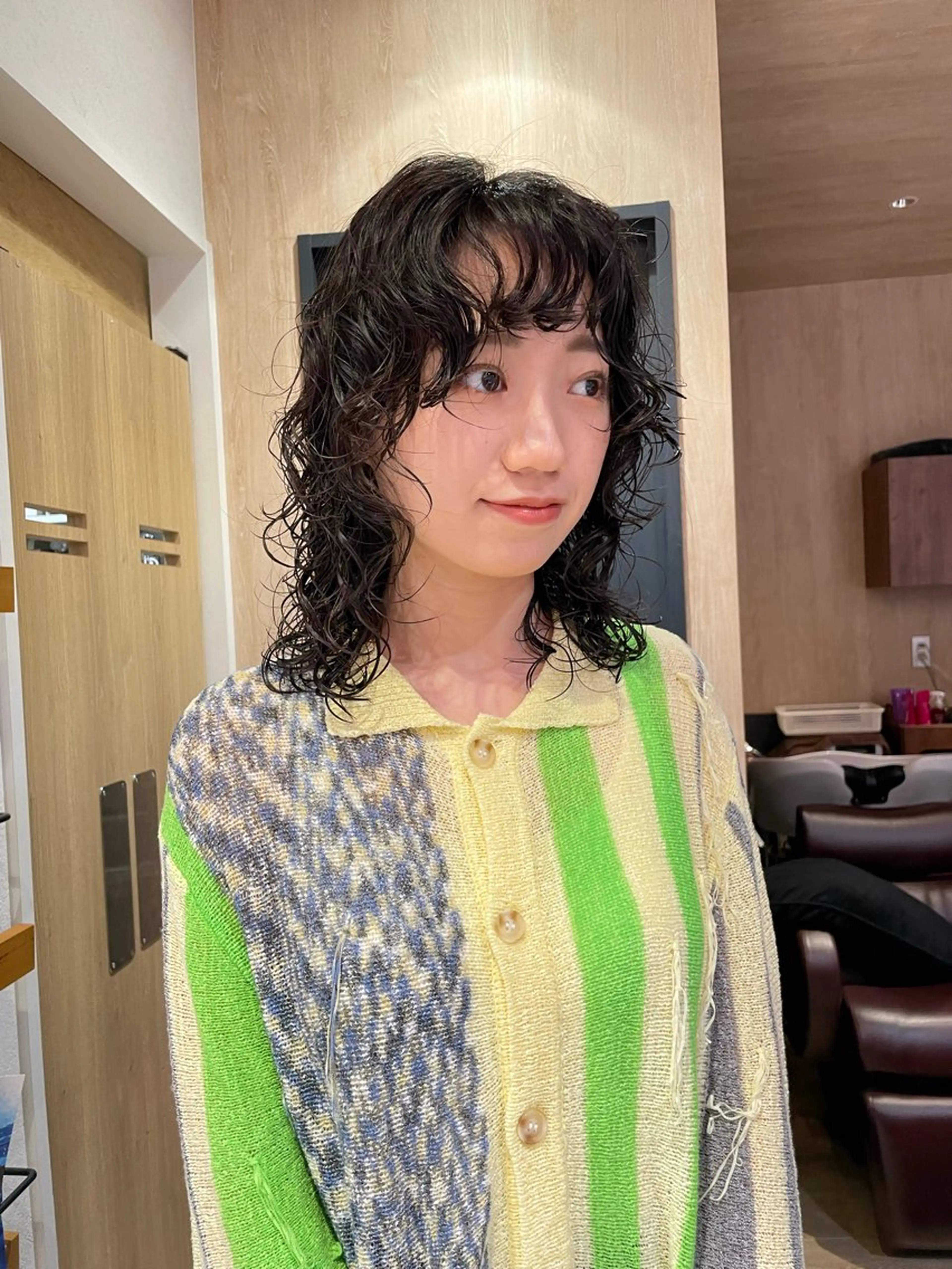 ミディアム パーマ ミディアムパーマ レイヤーカット カット パーマ パーマ指名No1 /namiのヘアスタイル