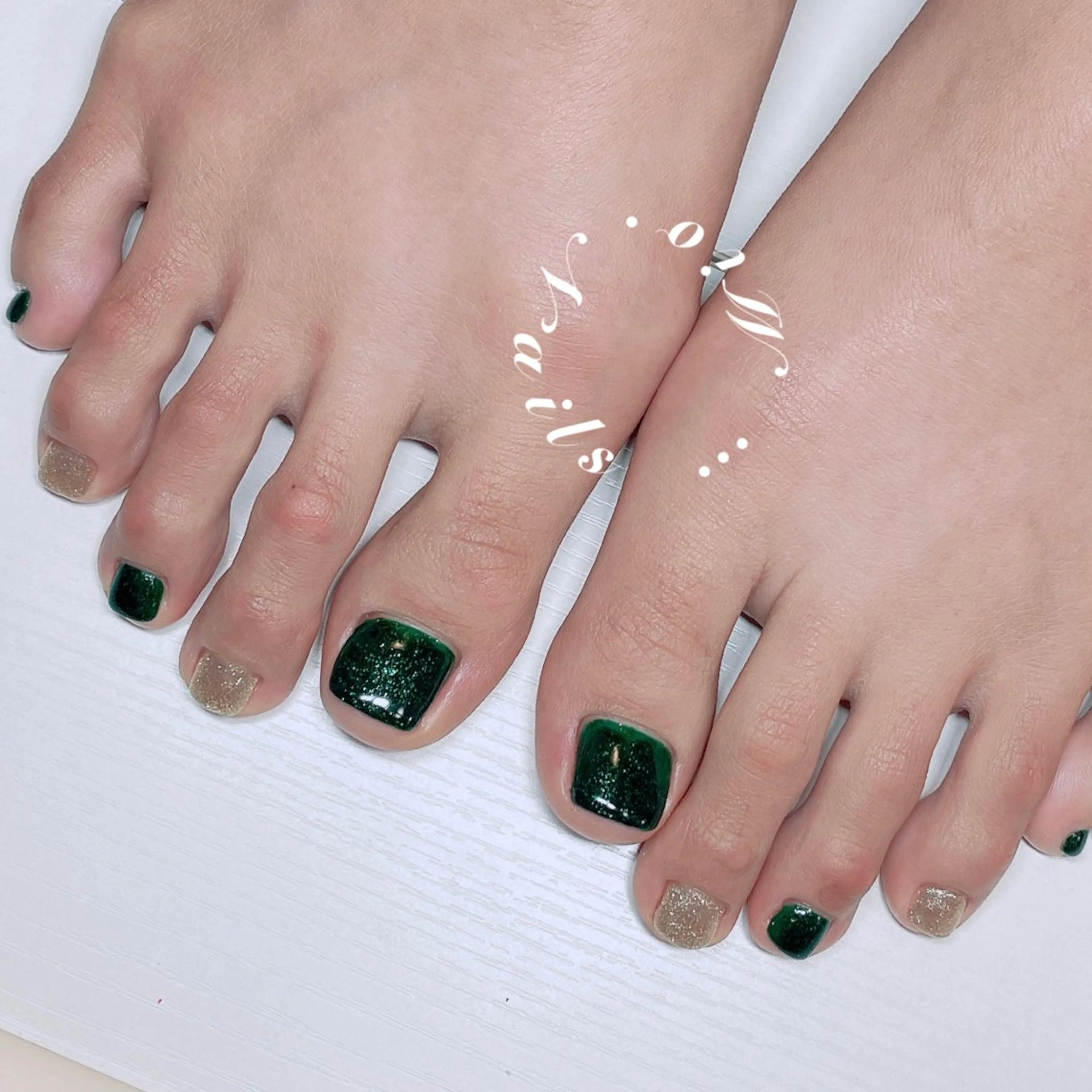 ネイル フットネイル ジェルネイル ワンカラーネイル フットネイル .Nails Mio 赤羽西ネイルサロンのネイルデザイン