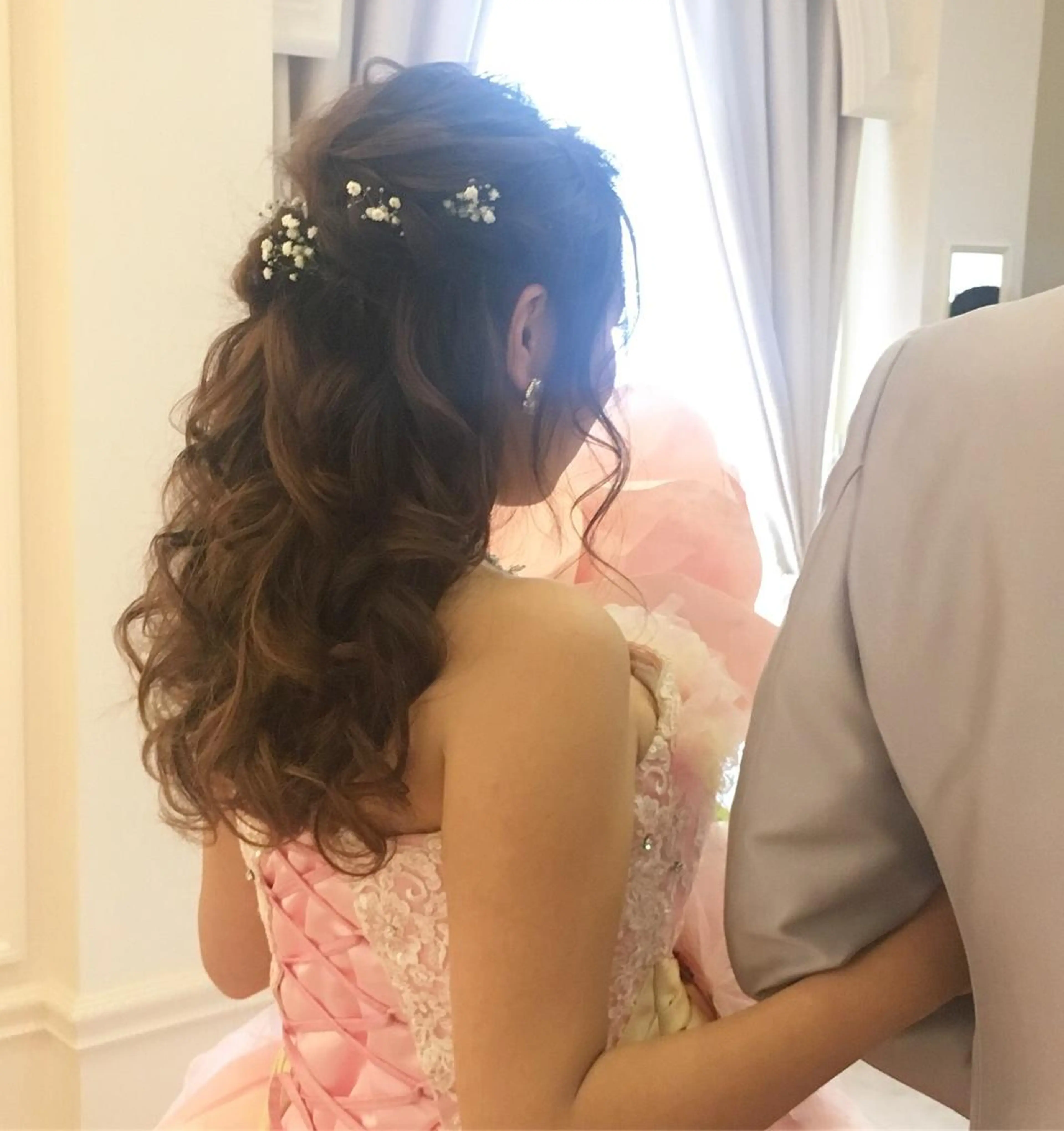 セミロング ヘアアレンジ ハーフアップ ヘアアンドメイクムタ 新居のヘアスタイル