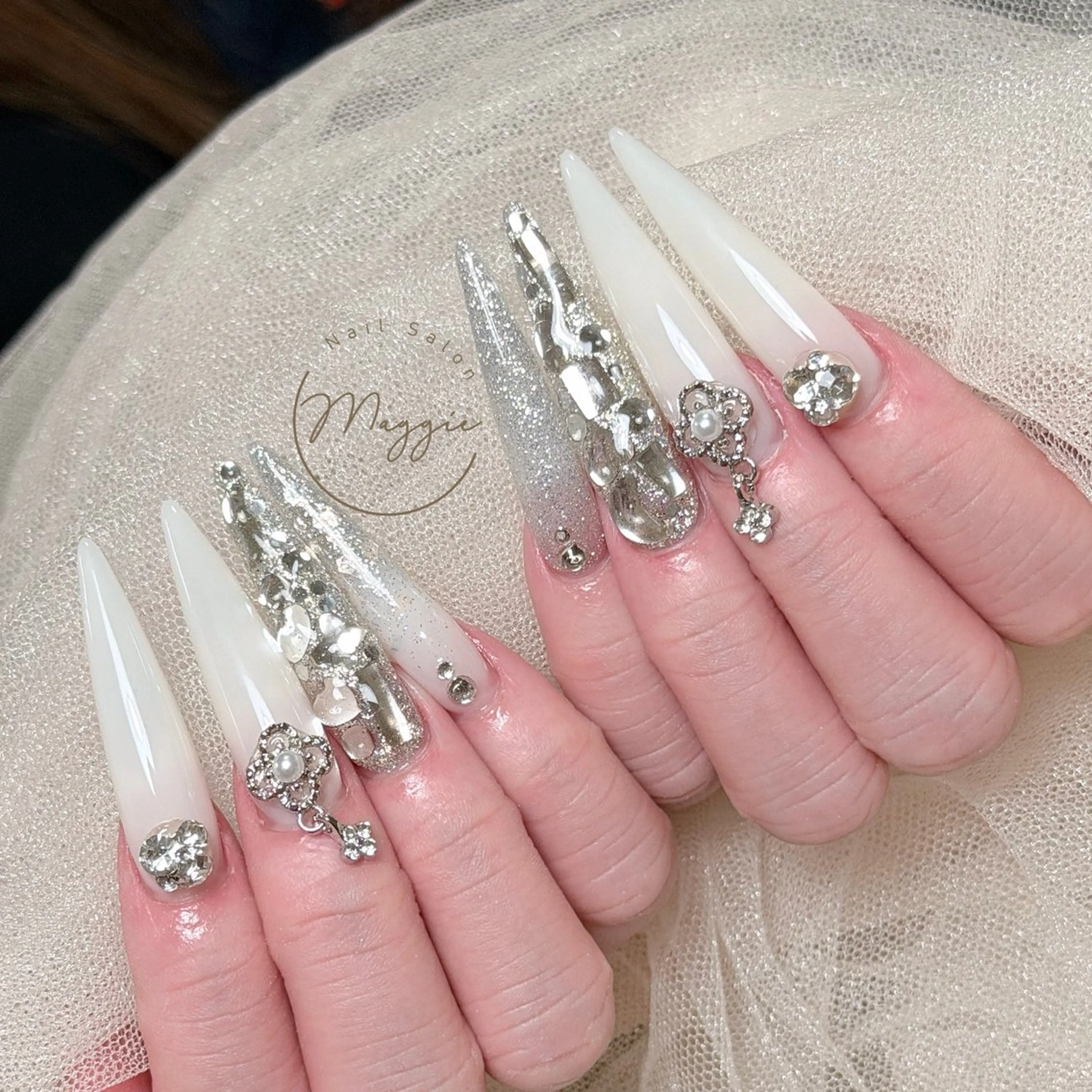 ネイル Maggie Nail🦩のネイルデザイン