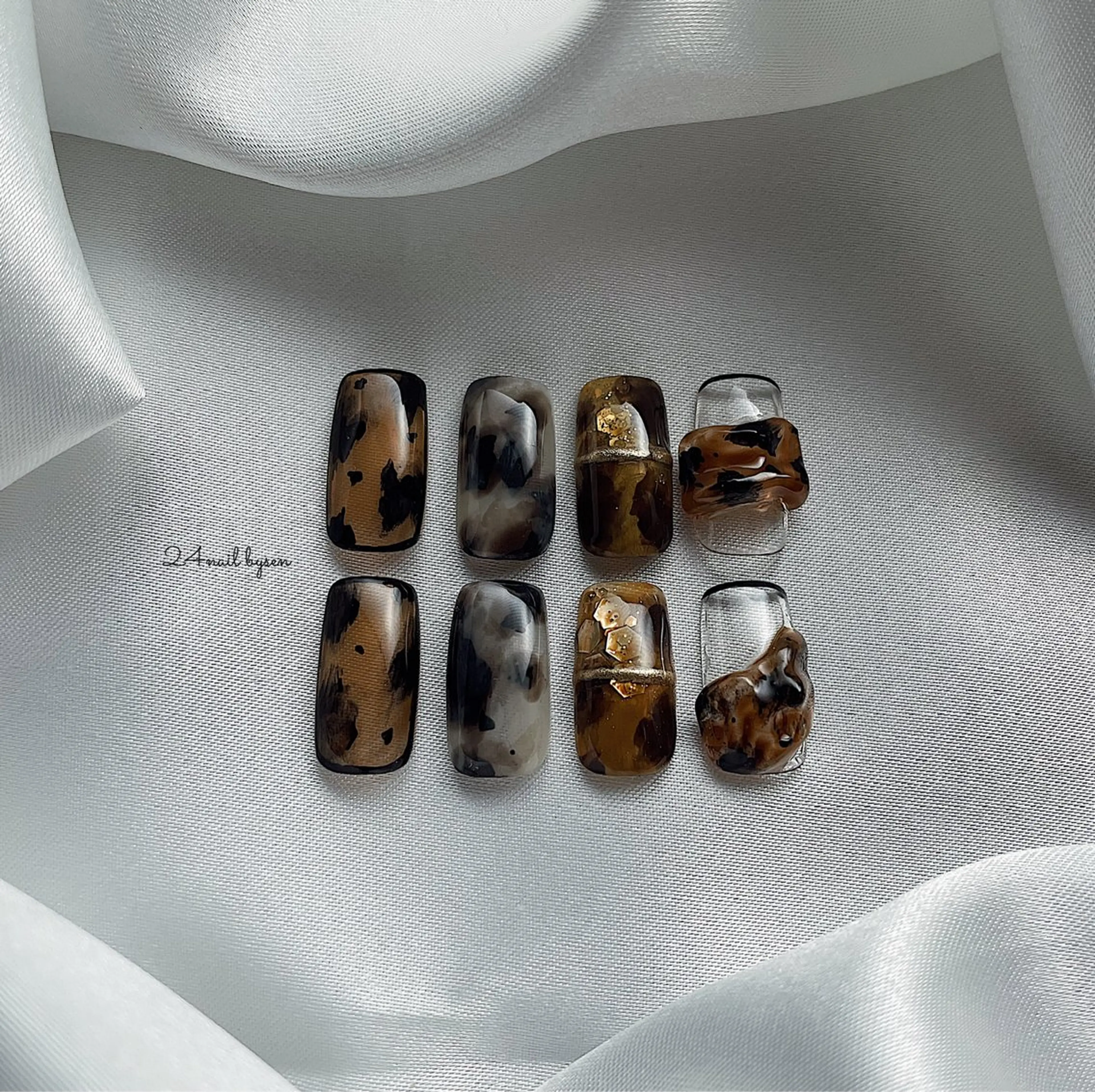 ネイル べっ甲ネイル ニュアンスネイル シルバー Atelier by 24nail/Ayaのネイルデザイン