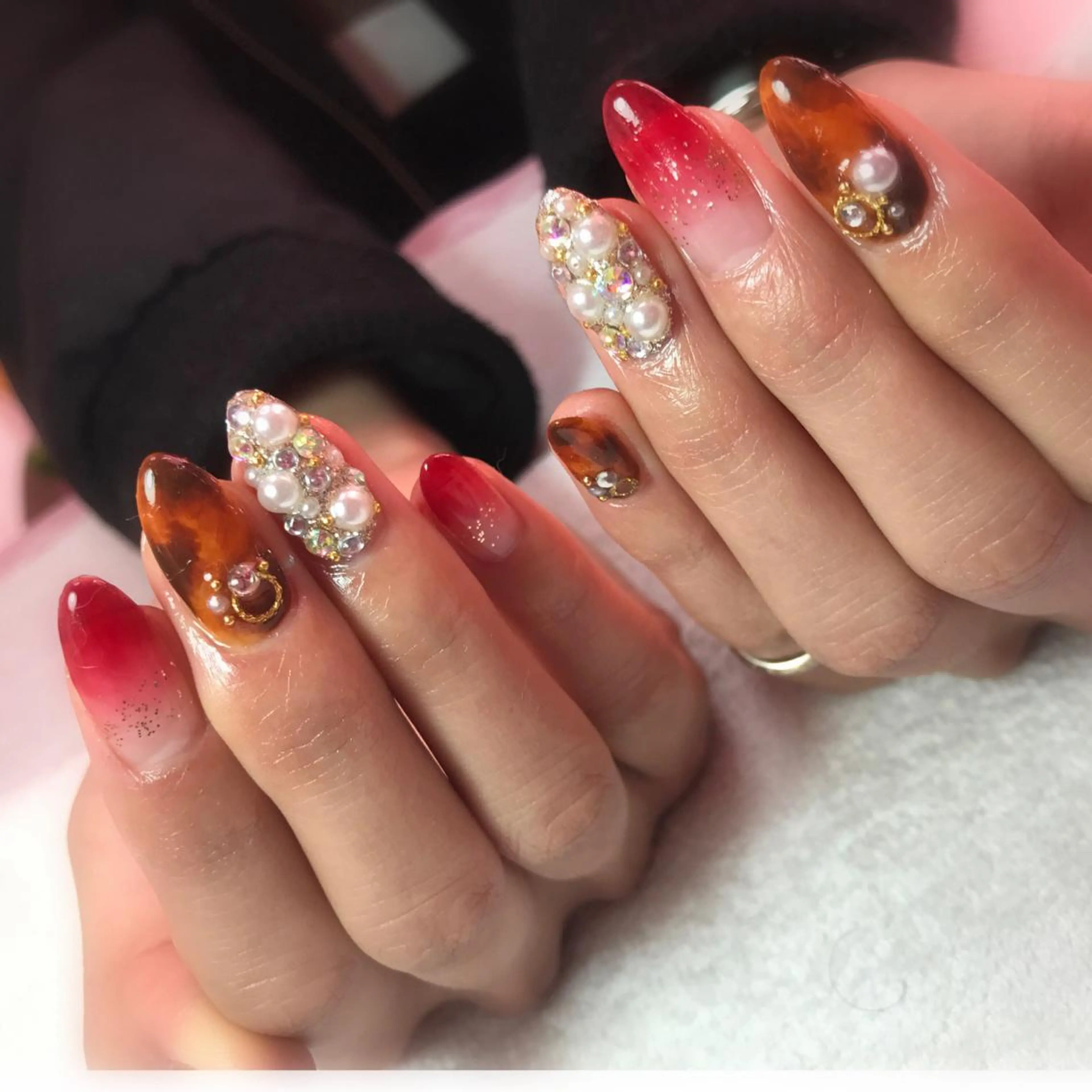 ネイル べっ甲ネイル グラデーション 赤色 Era nailのネイルデザイン