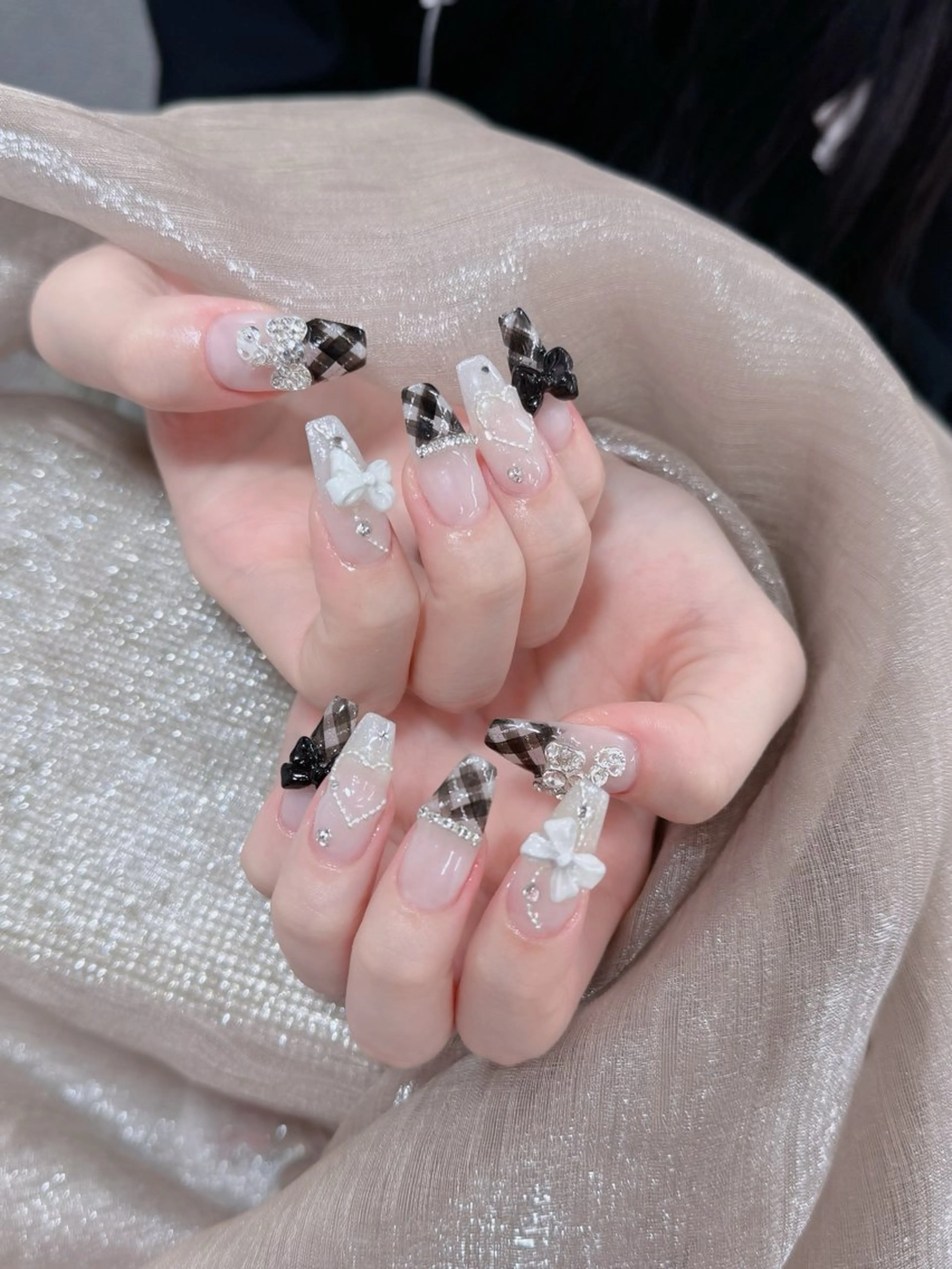ネイル フレンチネイル ジェルネイル ガラスフレンチ ハロウィン ハート ハンドネイル H.baby Nail Salonのネイルデザイン