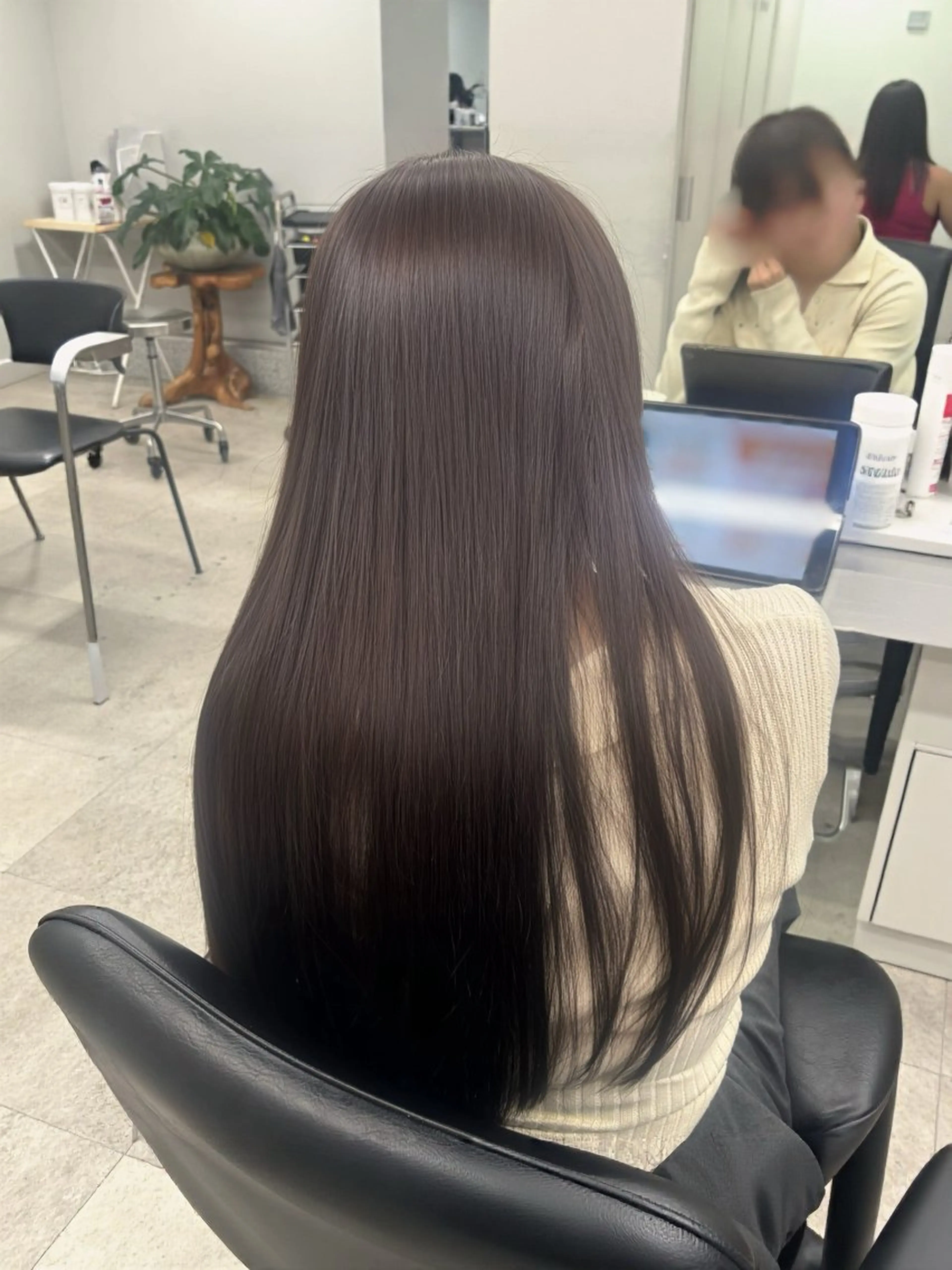 ロング ヘアカラー 🎀 うる艶透明感 カラー / 錦糸町のヘアスタイル