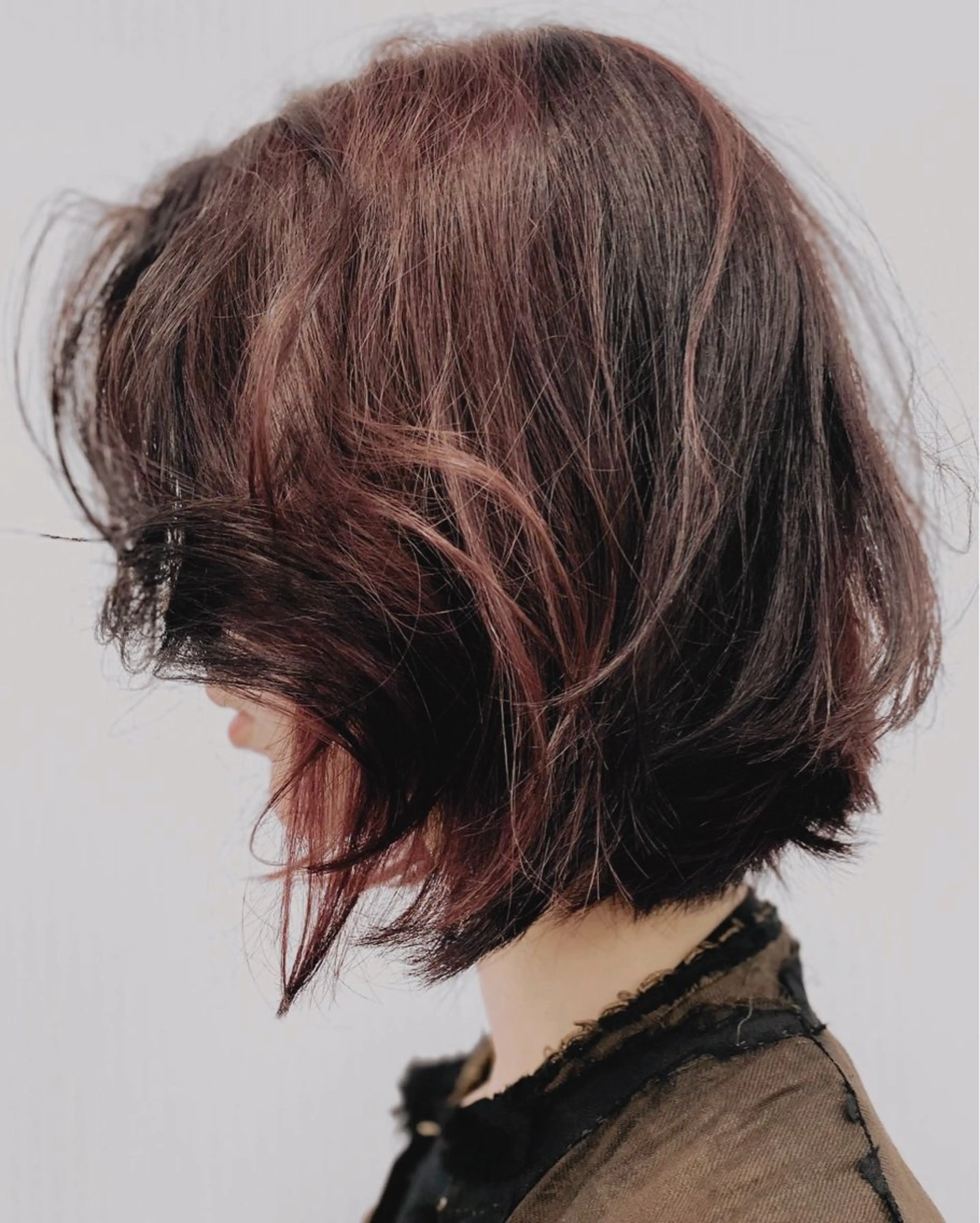 ミディアム カラー 切りっぱなしボブ ブリーチ ブリーチなしカラー ボブ ENO センター南のヘアスタイル