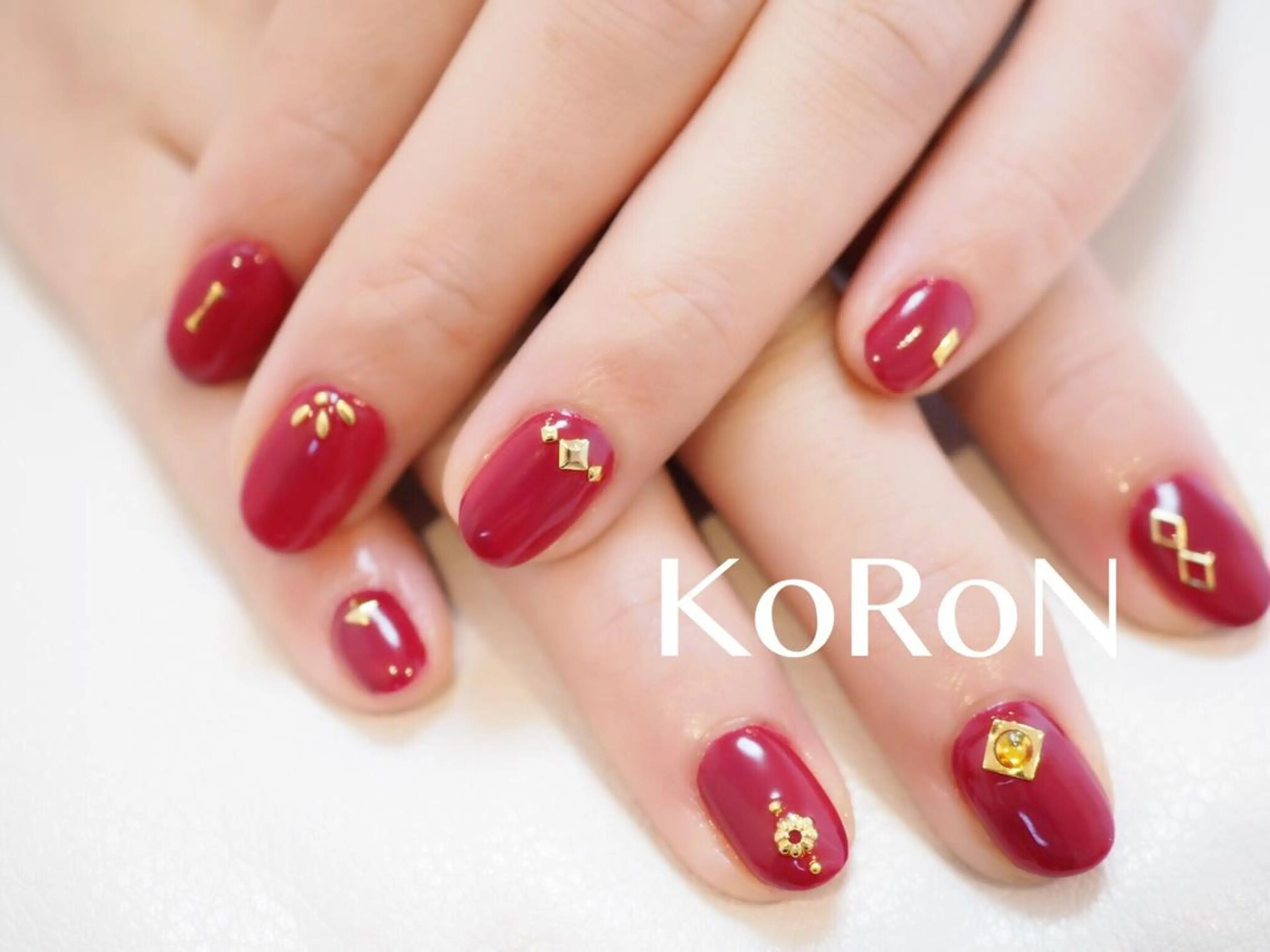 ネイル ボルドー ゴールド ハンドネイル 自宅サロン鎌倉 KORONのネイルデザイン