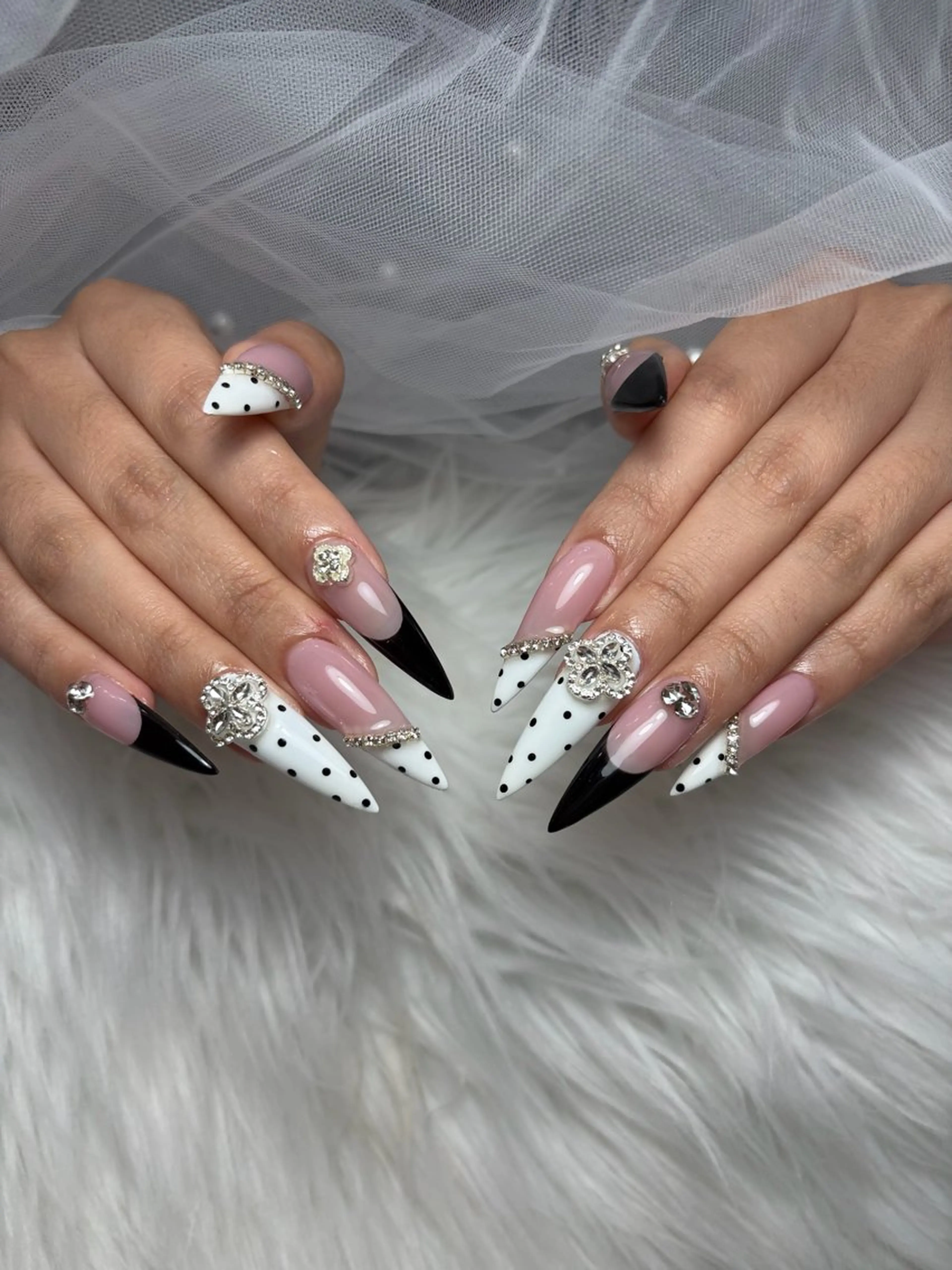 ネイル アートネイル 長さ出し ジェルネイル マグネットネイル ニュアンスネイル ハンドネイル Cloudy Chan Nailのネイルデザイン