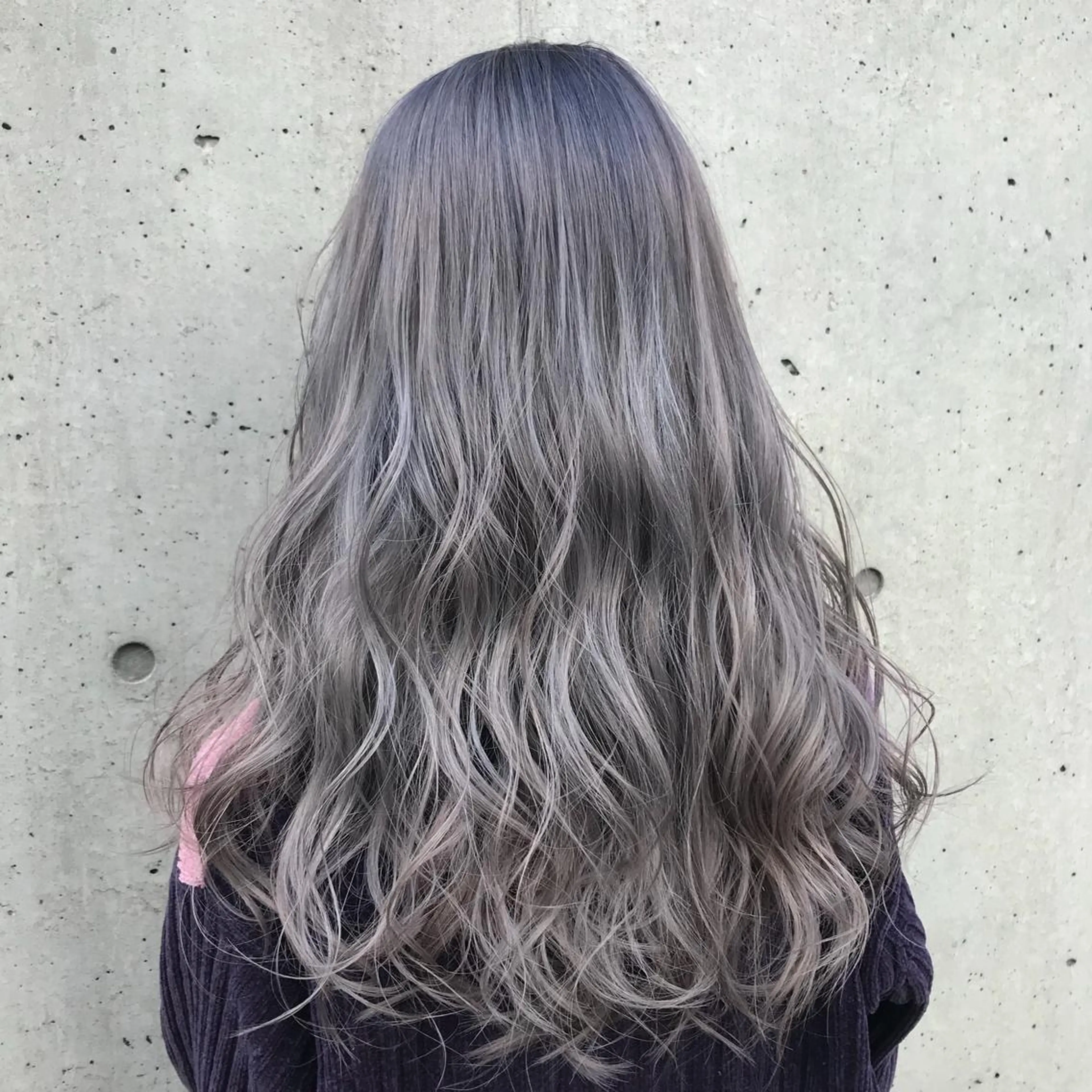 ロング カラー アッシュ ブリーチ ラベンダーカラー ラベンダーアッシュ ヘアカラー トリートメント 韓国レイヤー/ミルク ティー🦋高橋　暖のヘアスタイル